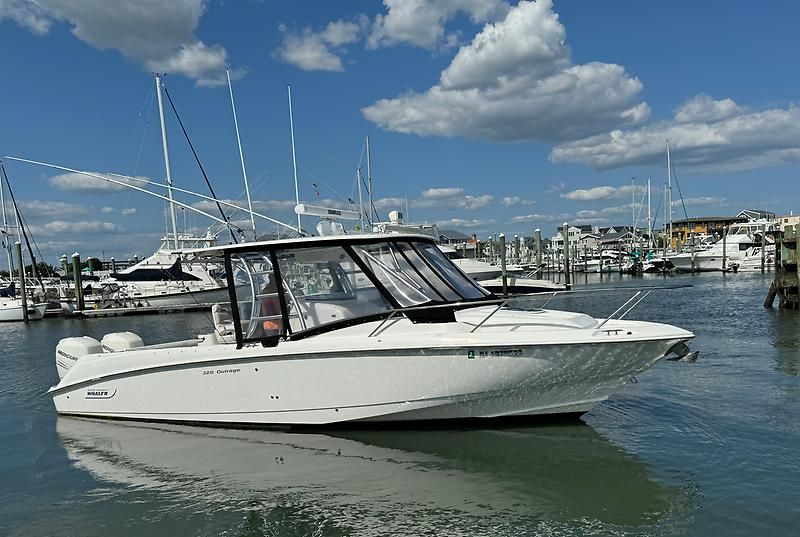 2006 Boston Whaler 32 Outrage Cuddy