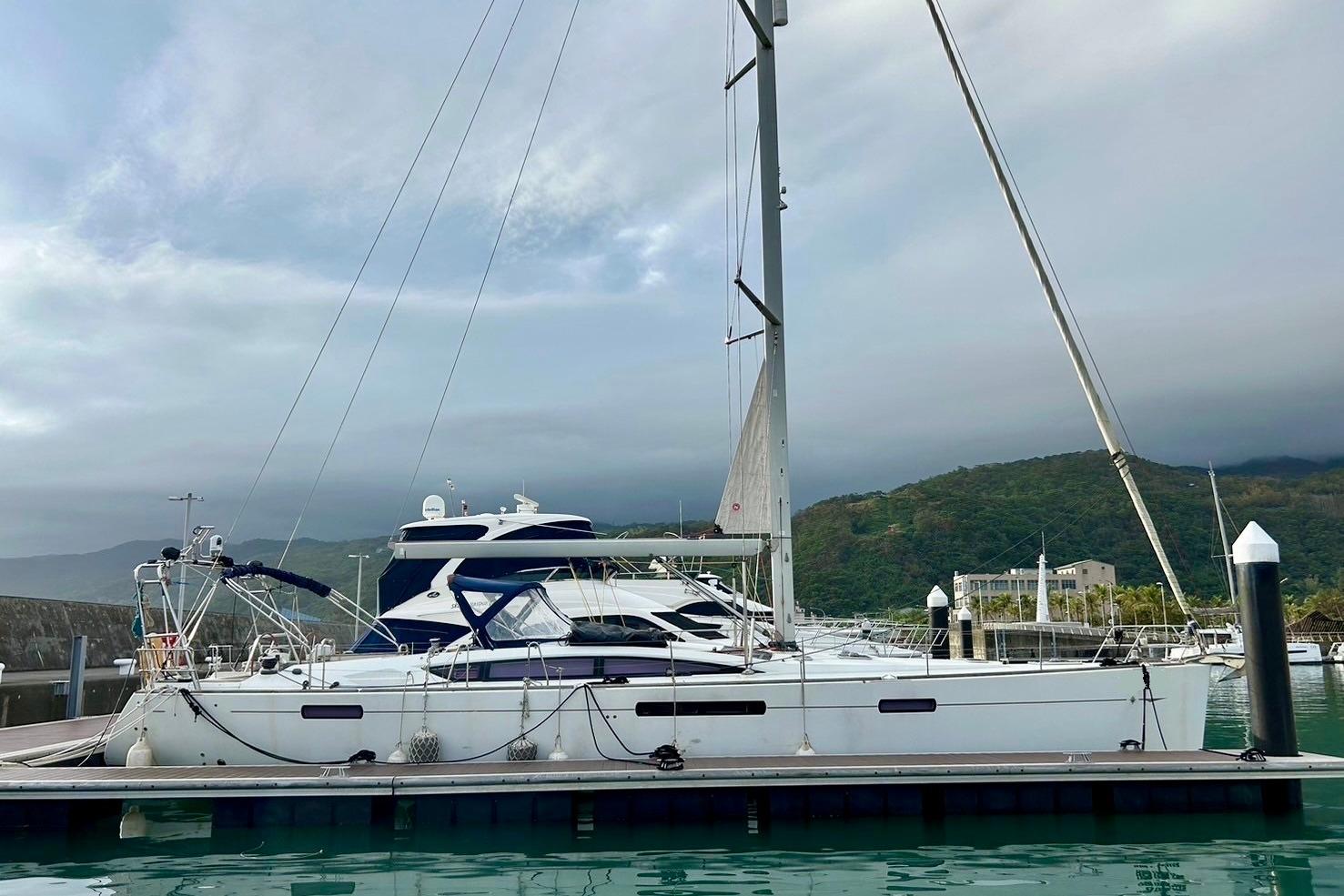 2010 Jeanneau 57
