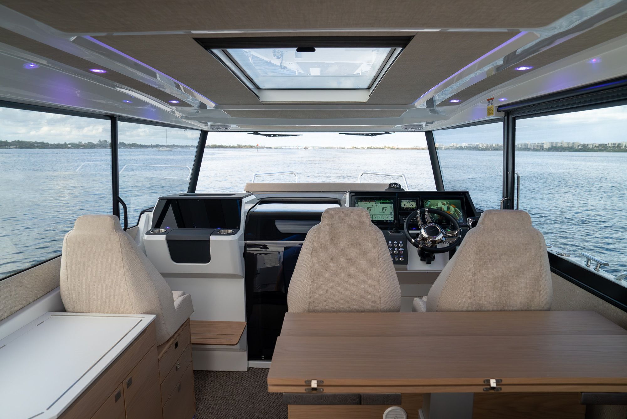 2026 Quarken 35 Cabin Tourer - 10