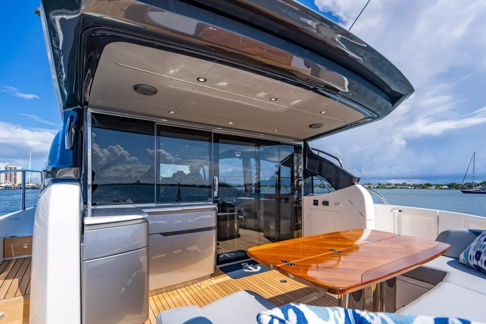 2020 Princess V60 - Image 12