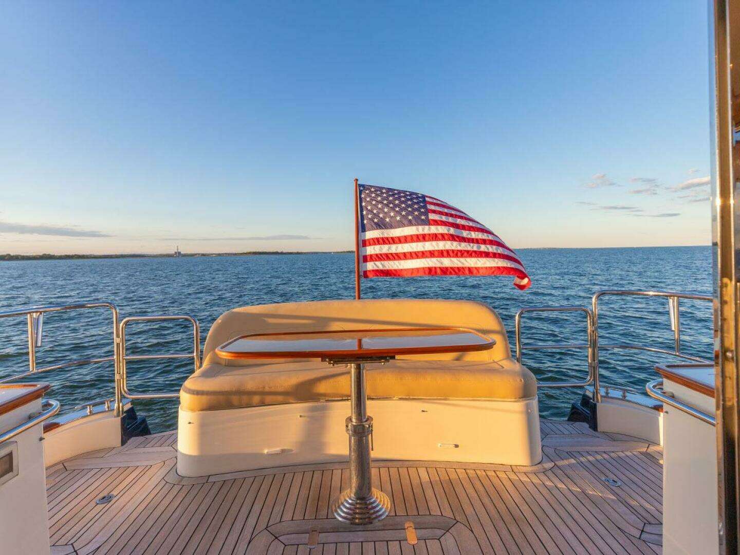 2014 Hunt Yachts — - Image 10
