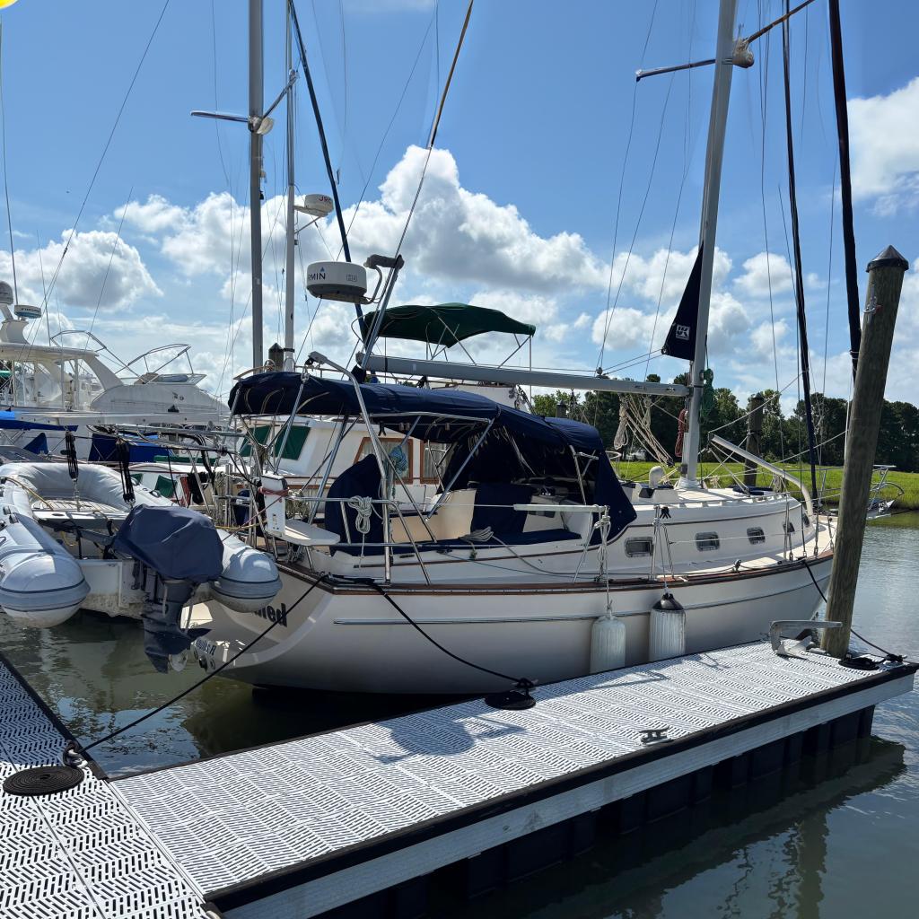 1999 Island Packet 350