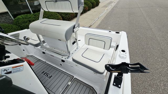 2020 Yamaha Boats 195 FSH Sport - 12