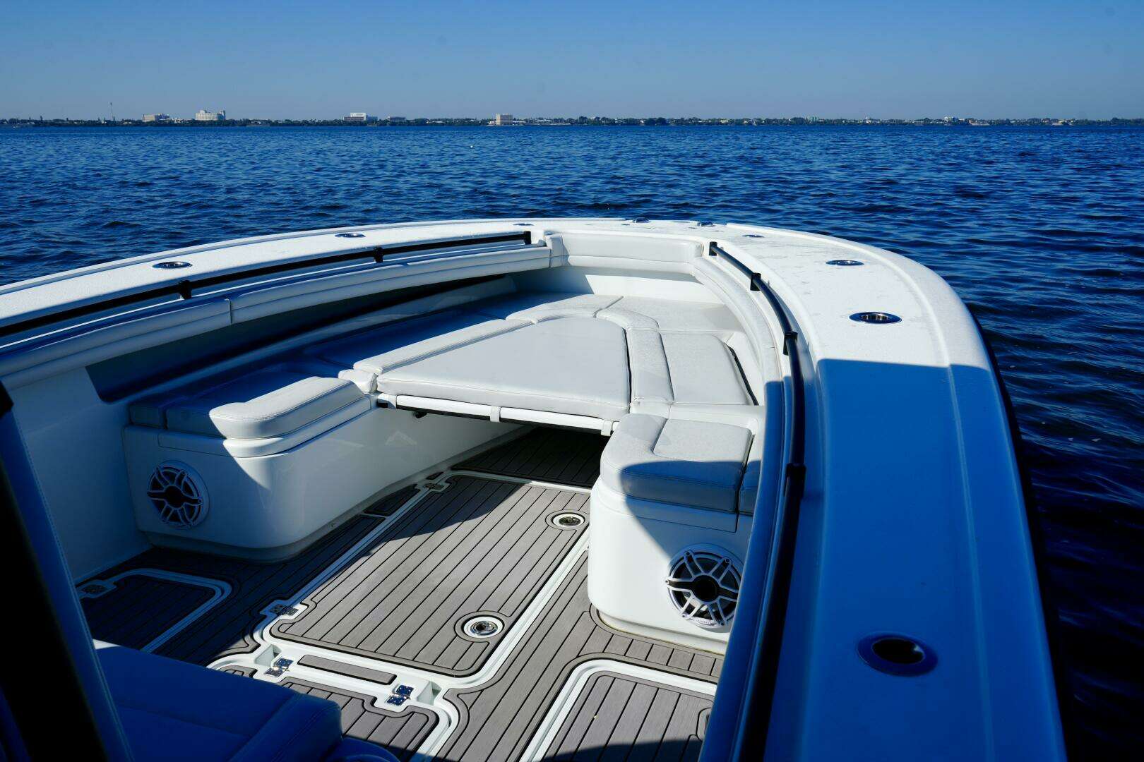 2023 Yellowfin 32 Offshore - Image 11