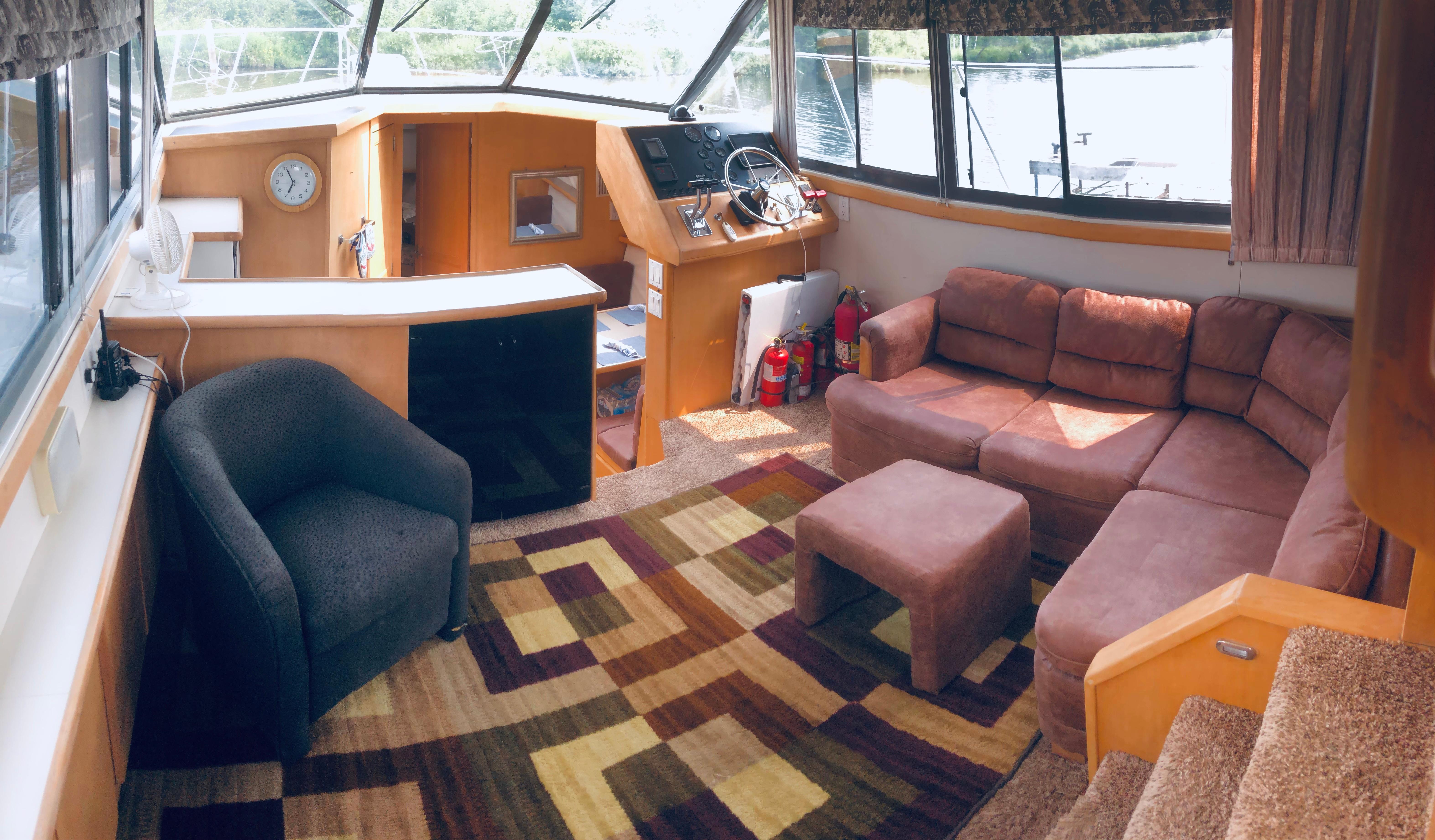 1994 Carver 430 Cockpit Motor Yacht - 11