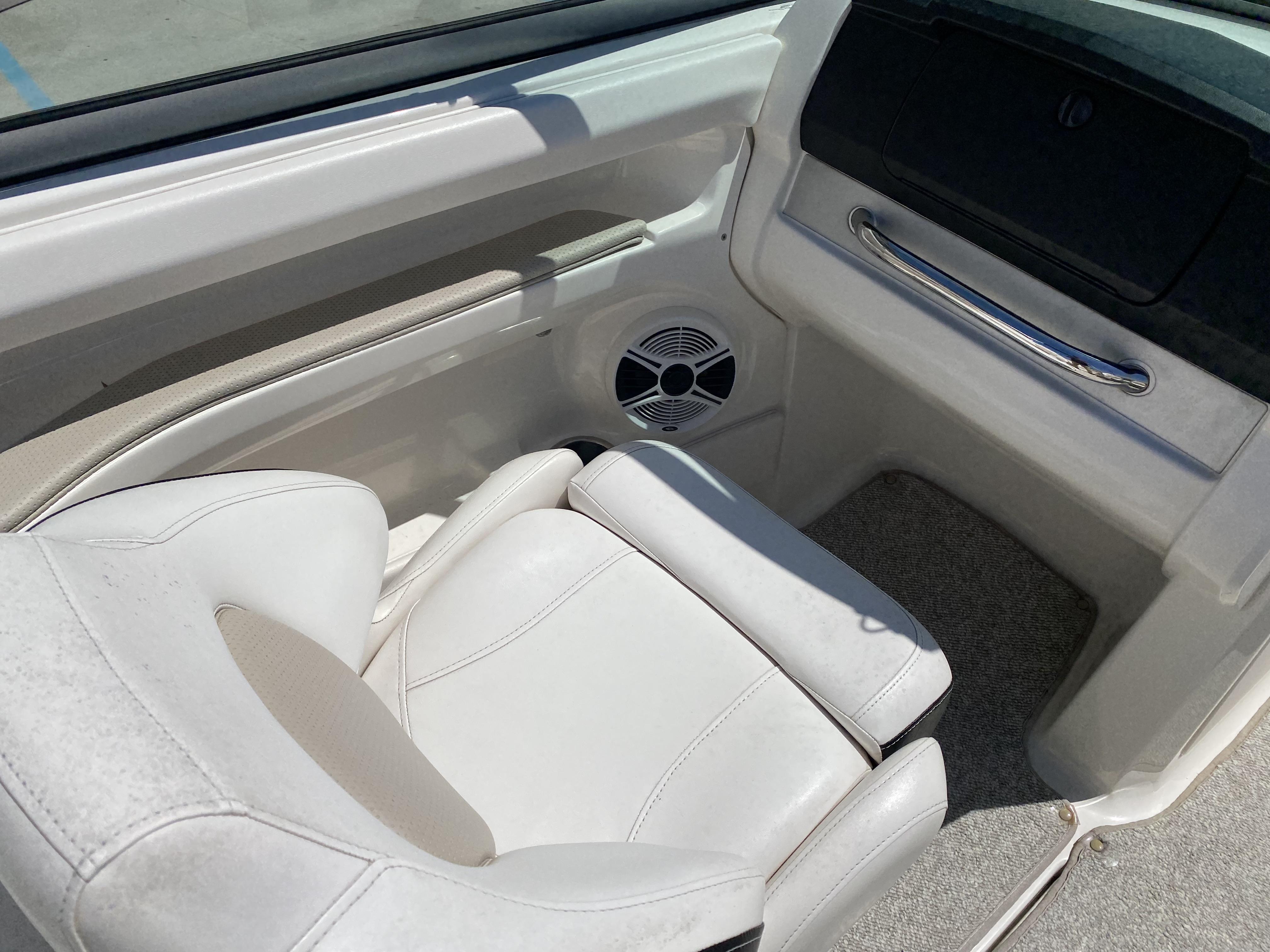 2011 Chaparral 216 SSi - 13