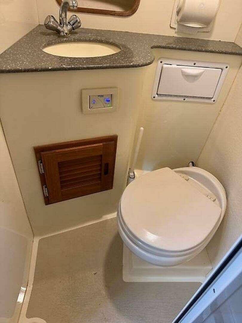 2018 Islander 27 Islander Hardback - Image 31