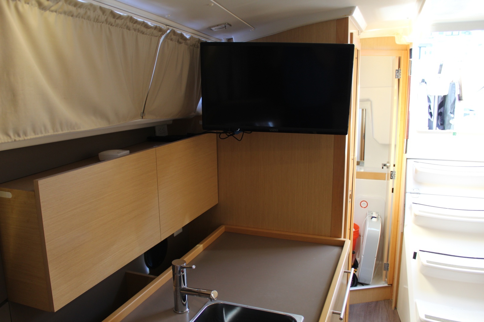 2016 Beneteau 35 Oceanis - Image 29