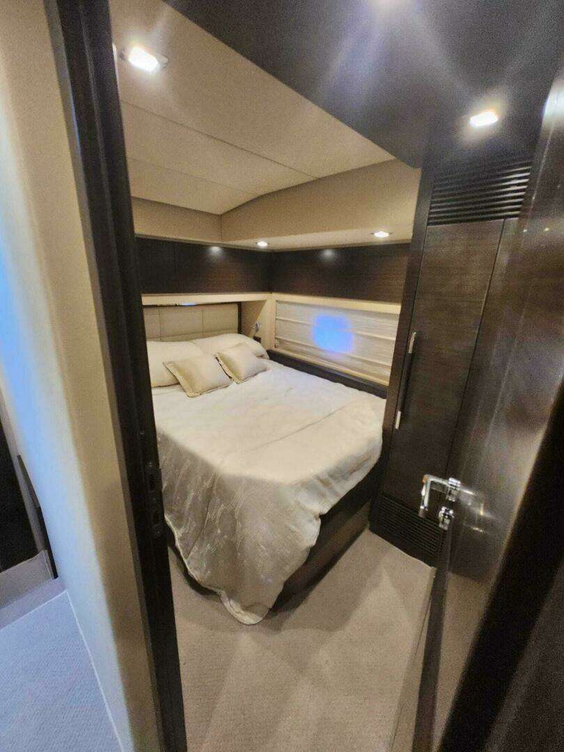 2014 Azimut Flybridge - Image 84
