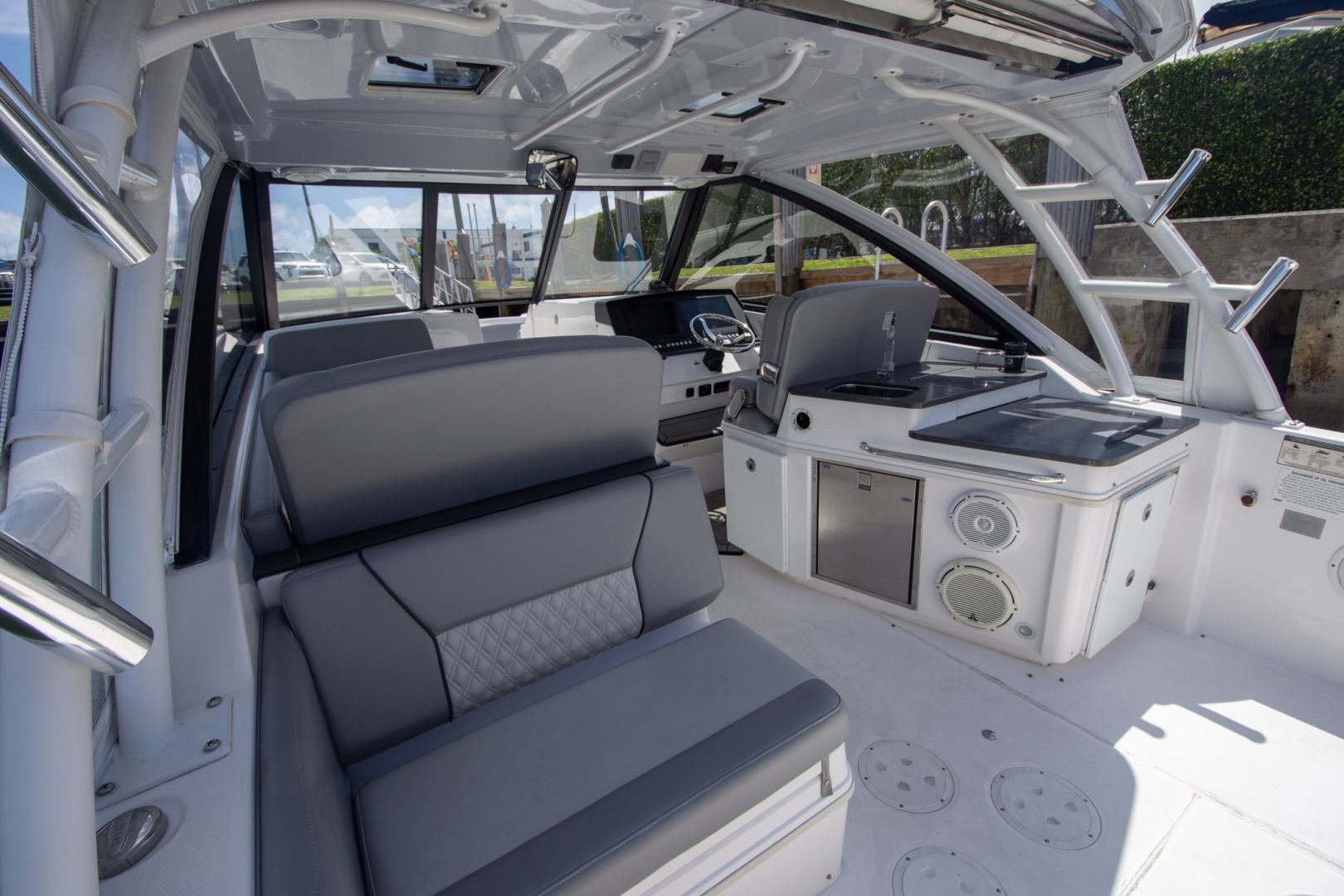 2019 Everglades 340 Dual Console - Image 14