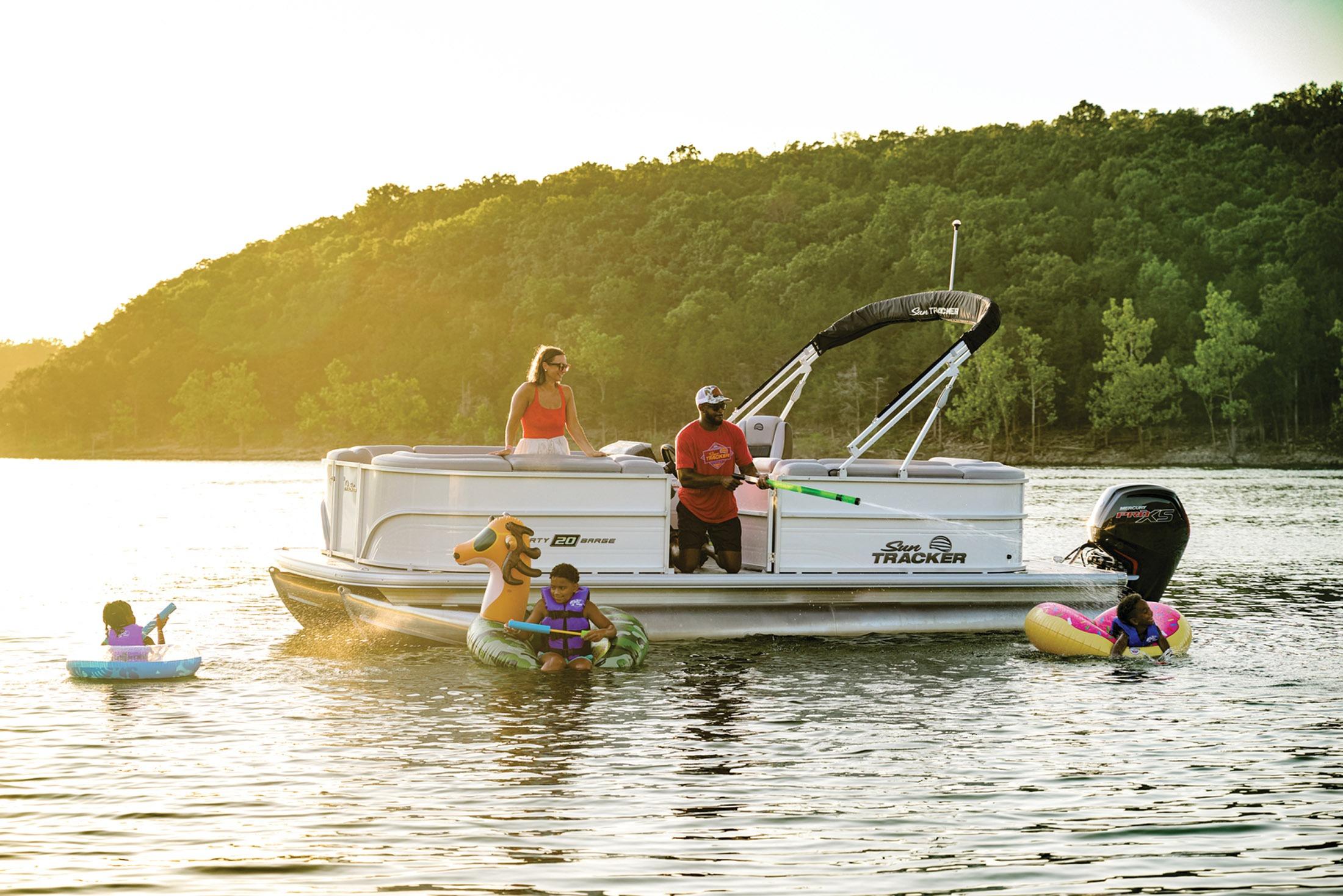 2026 Sun Tracker Party Barge 20 DLX - 74