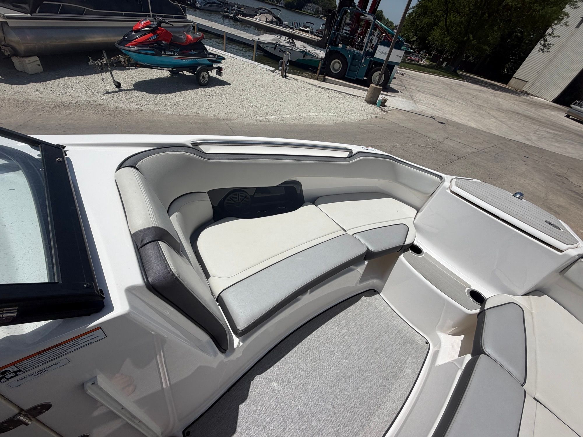 2021 Yamaha Boats AR250 - 15