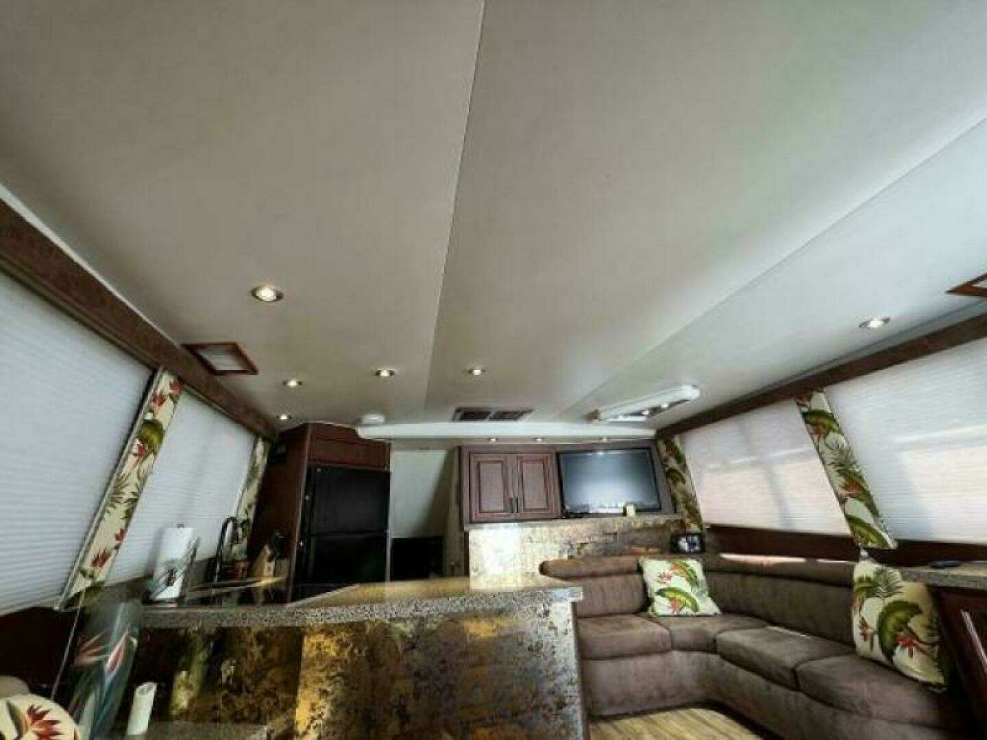 1991 Viking Boats Convertible - Image 21