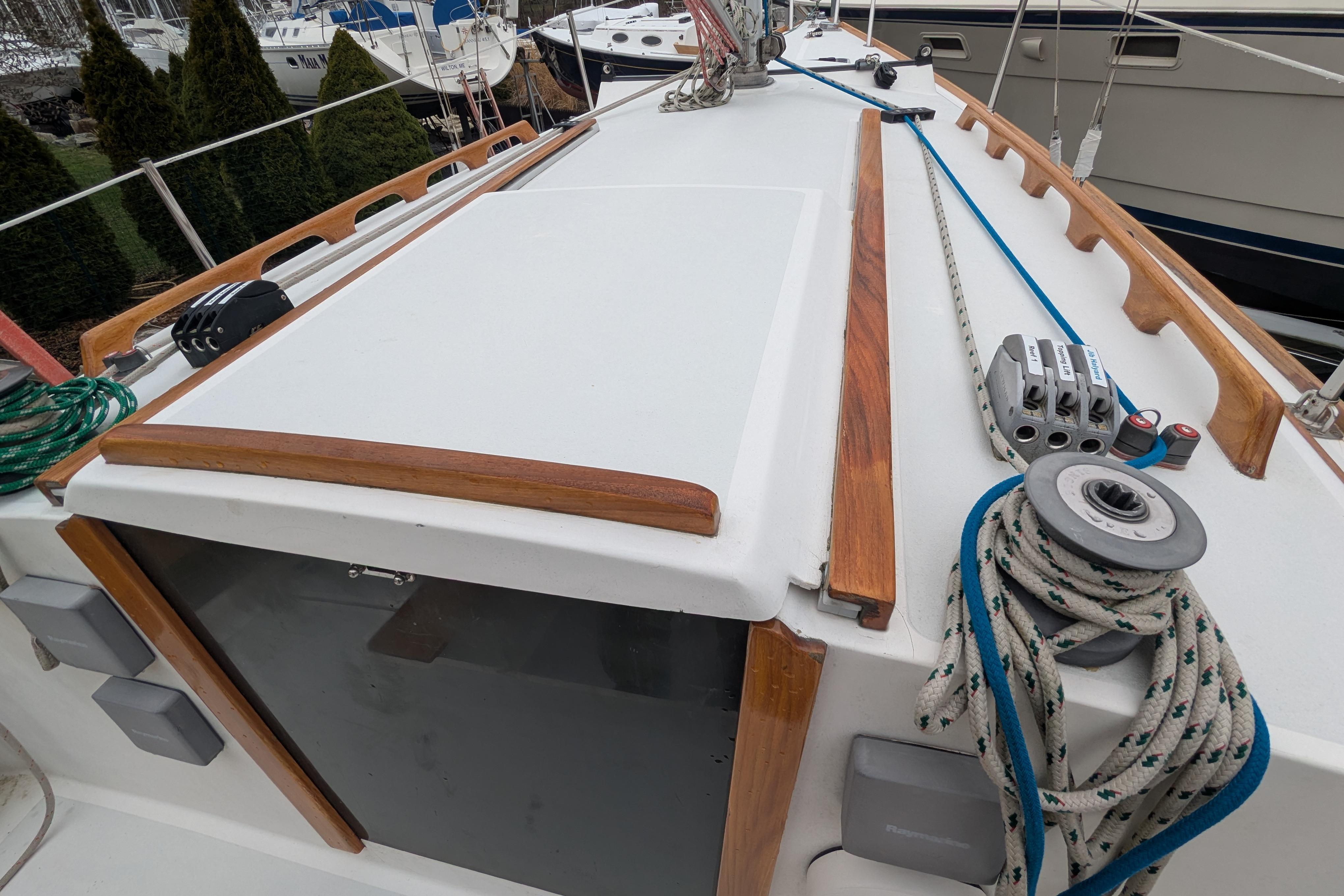 2012 Alerion Express 28 sailboat deck with ropes and winch.