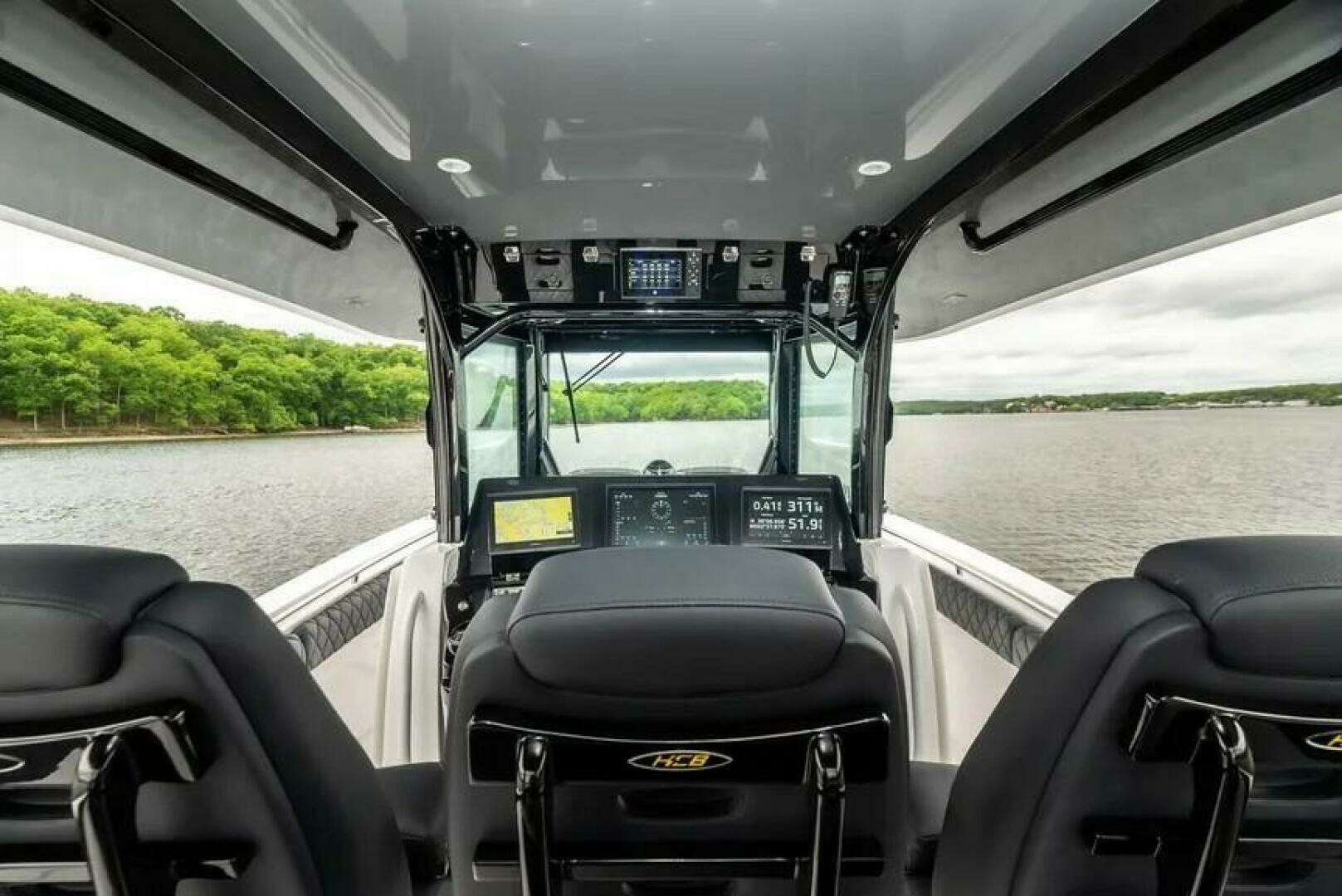 2024 HCB 42 Lujo - Image 22