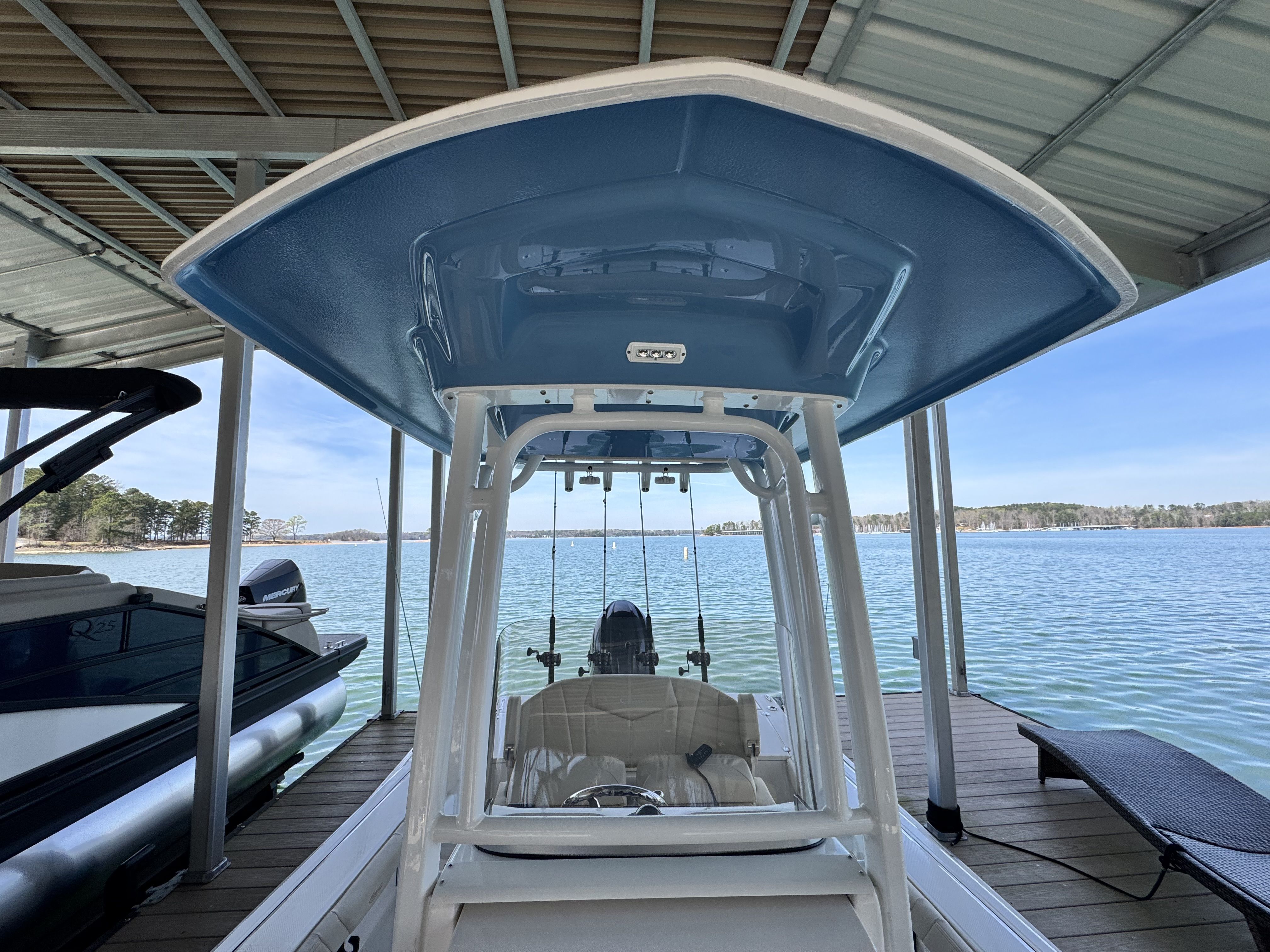 2026 Robalo 226 - 35