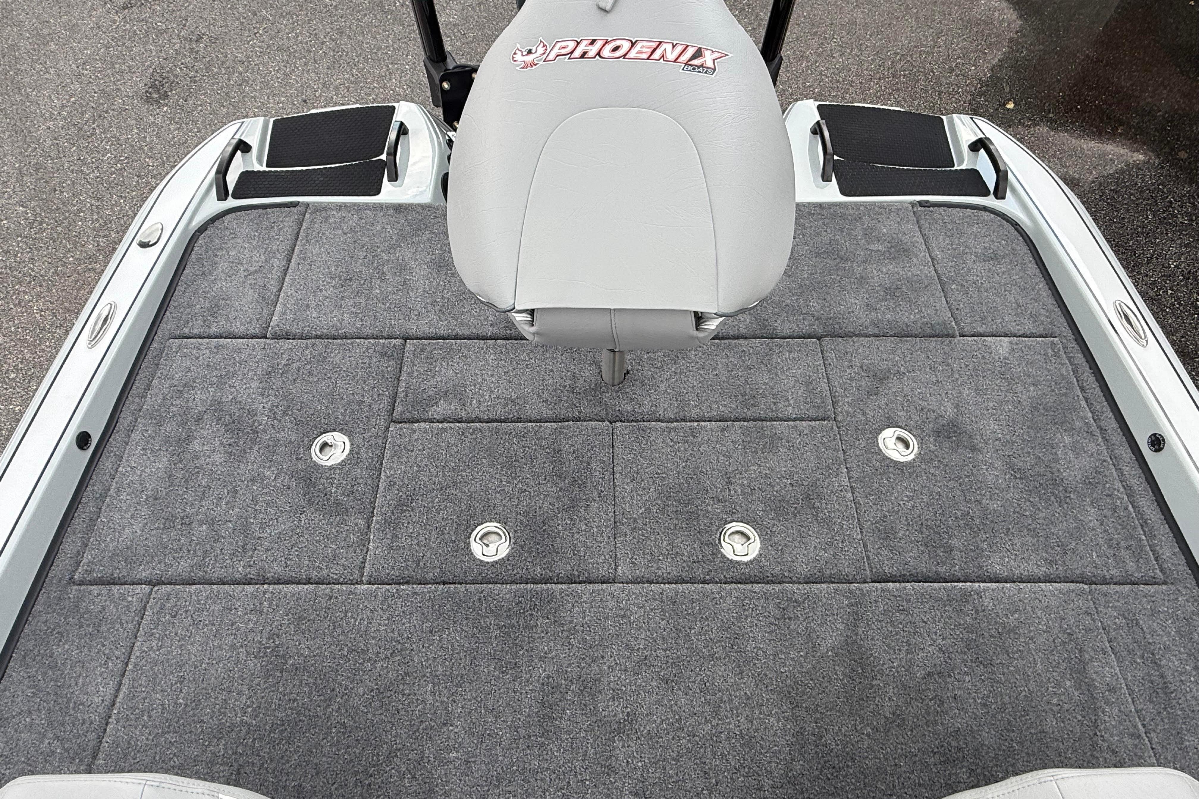 2027 Phoenix 921 Elite X II boat deck with gray carpet and seat.