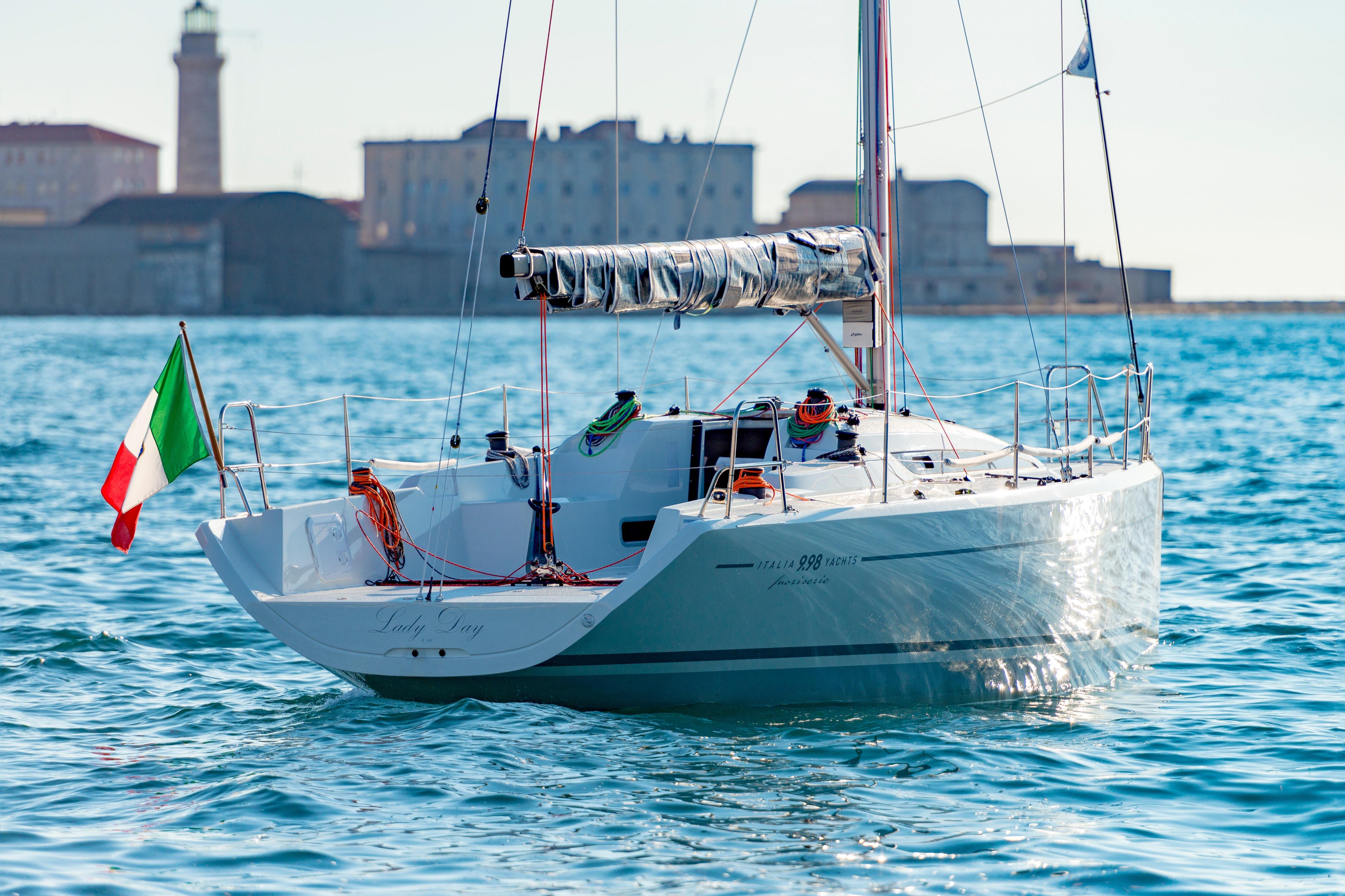 2026 Italia Yachts 9.98