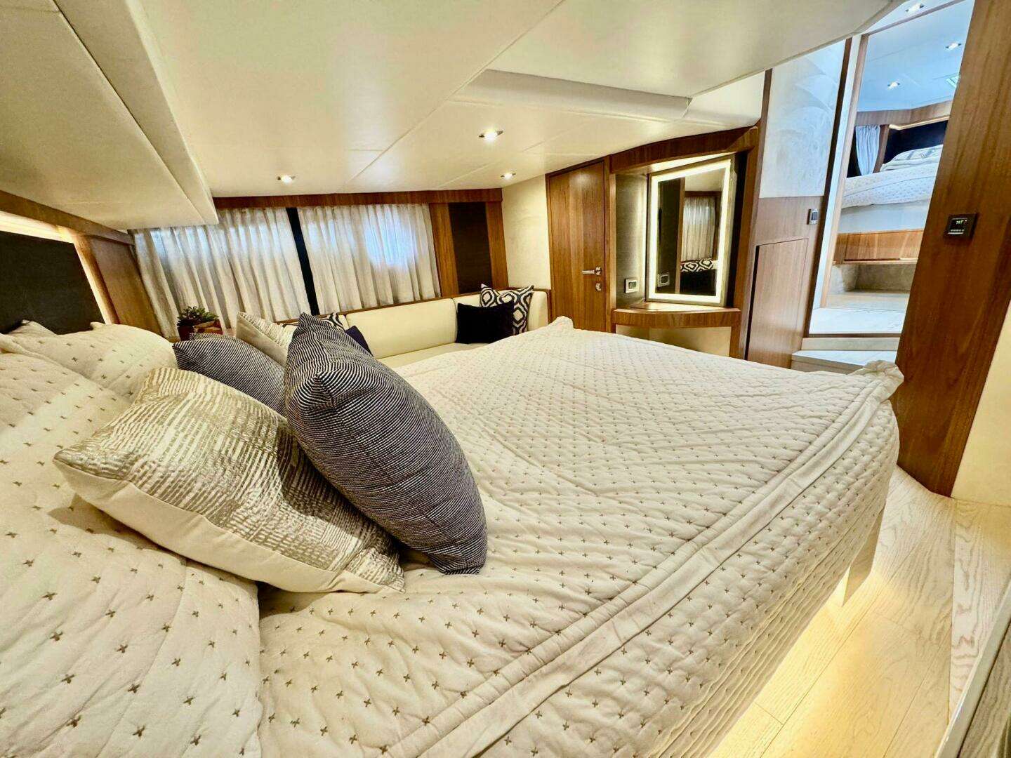 2016 Absolute 45 Sport Yacht - Image 79