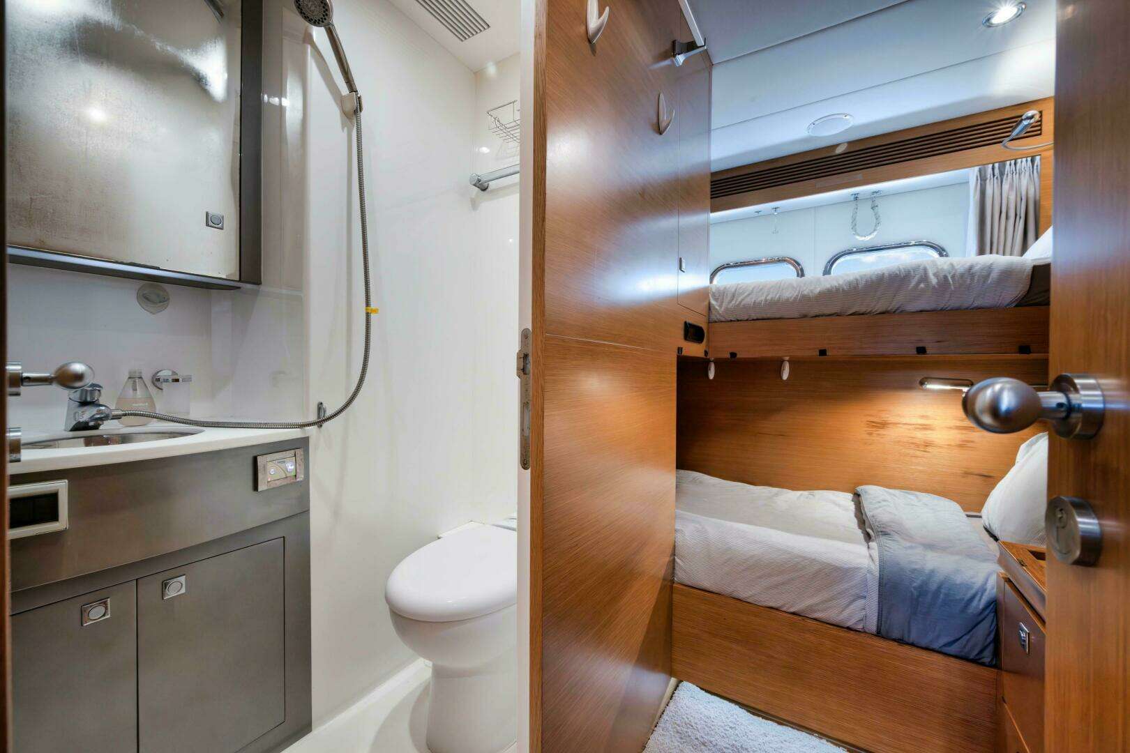 2012 Horizon P110 Tri-Deck - Image 42