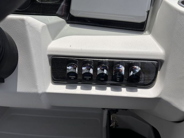2025 Avalon LSZ Versatile Rear Bench 23 FT - 23