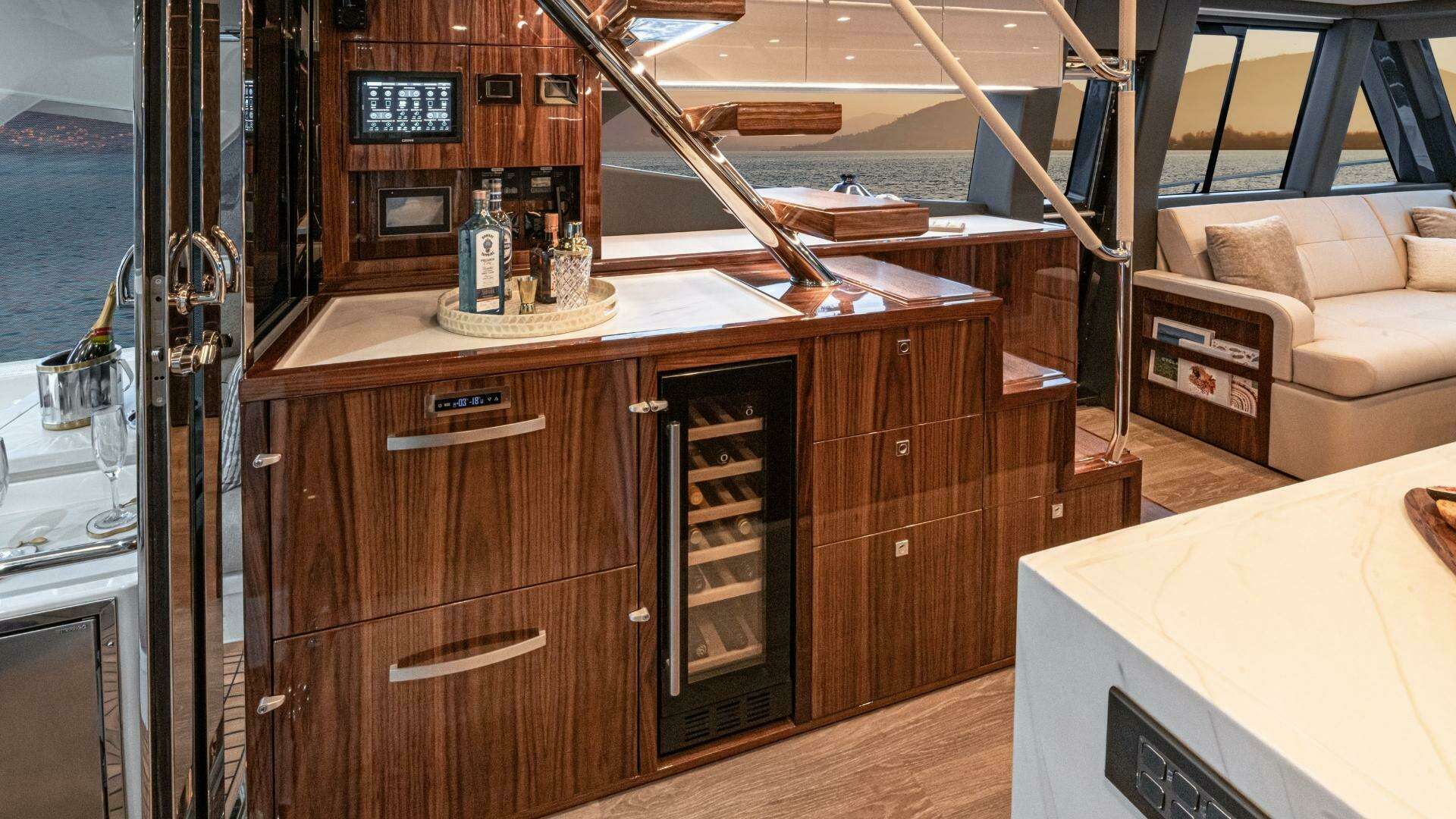 2026 Riviera 64 Sports Motor Yacht Series II - Image 11