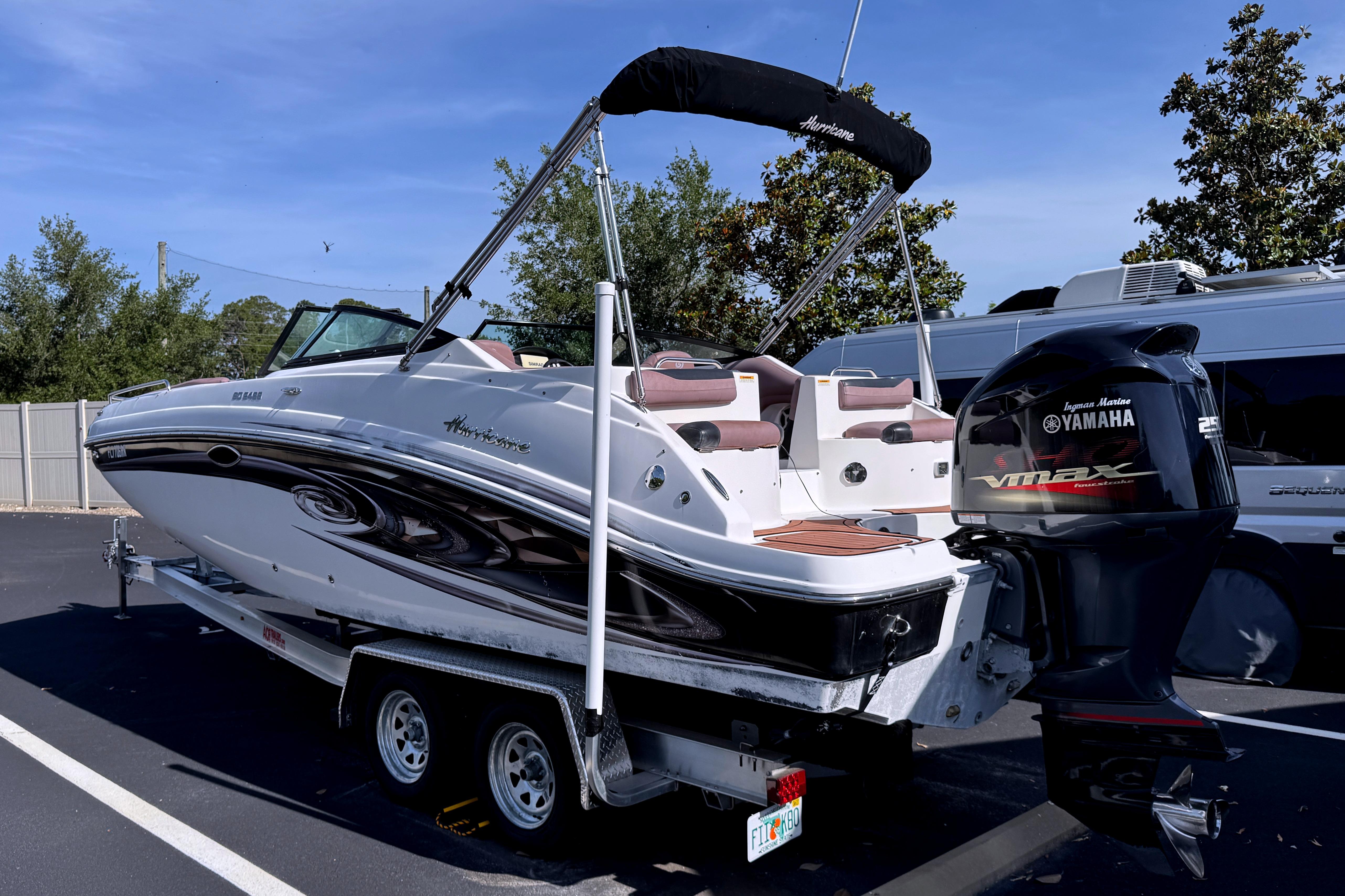 2018 Hurricane SunDeck 2486 OB