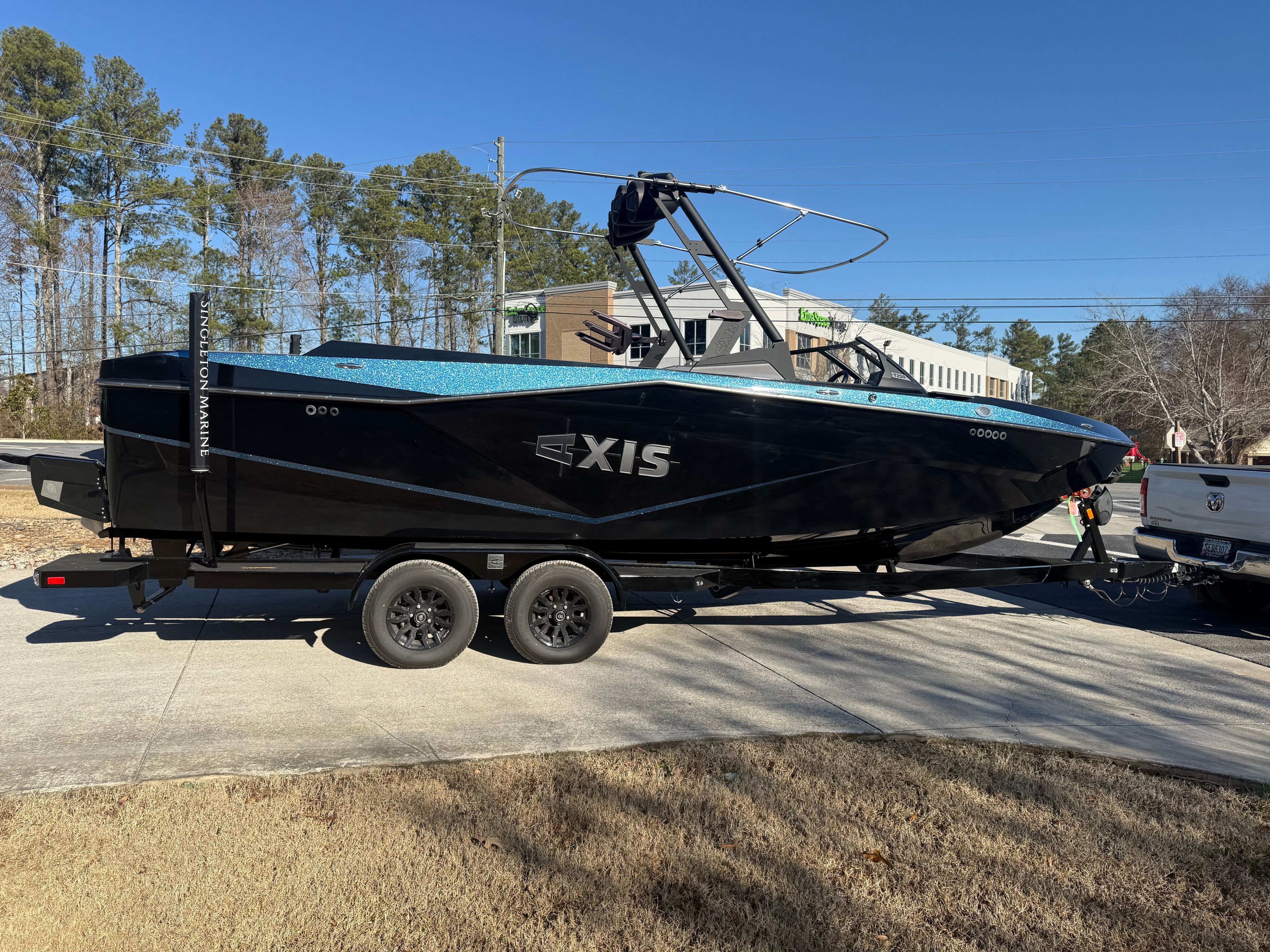 2025 Axis T250