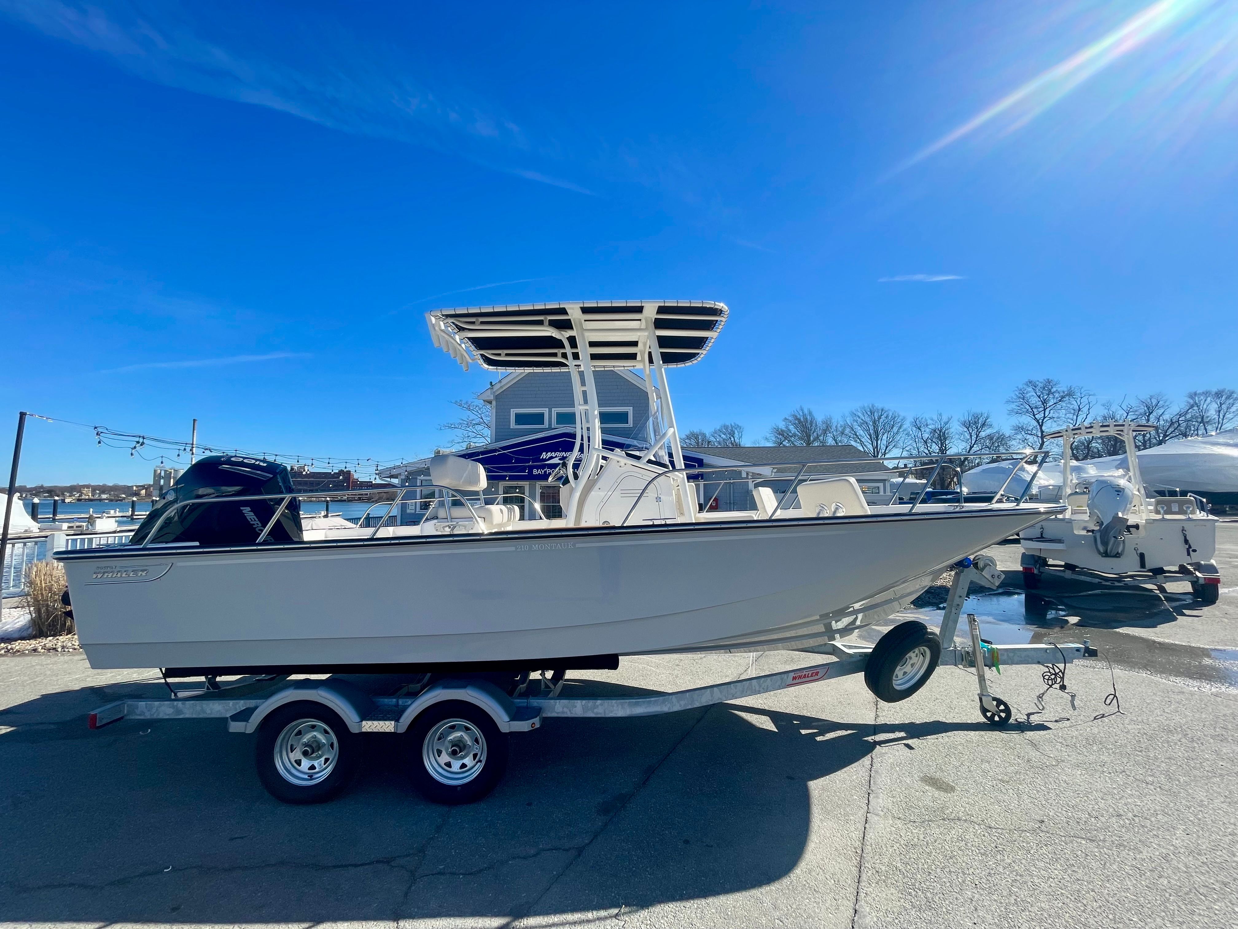 2026 Boston Whaler 210 Montauk