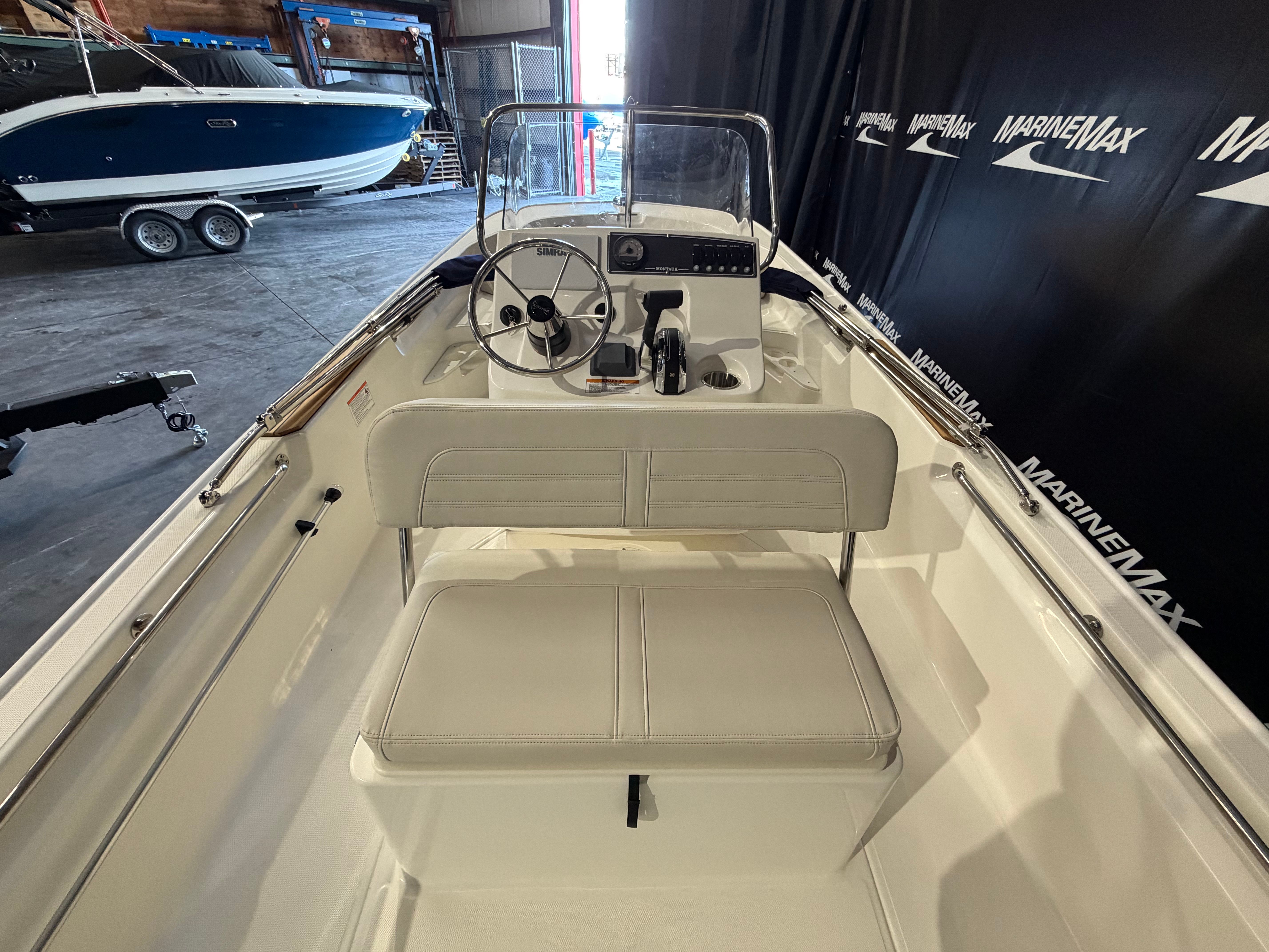 2026 Boston Whaler 170 Montauk - 9
