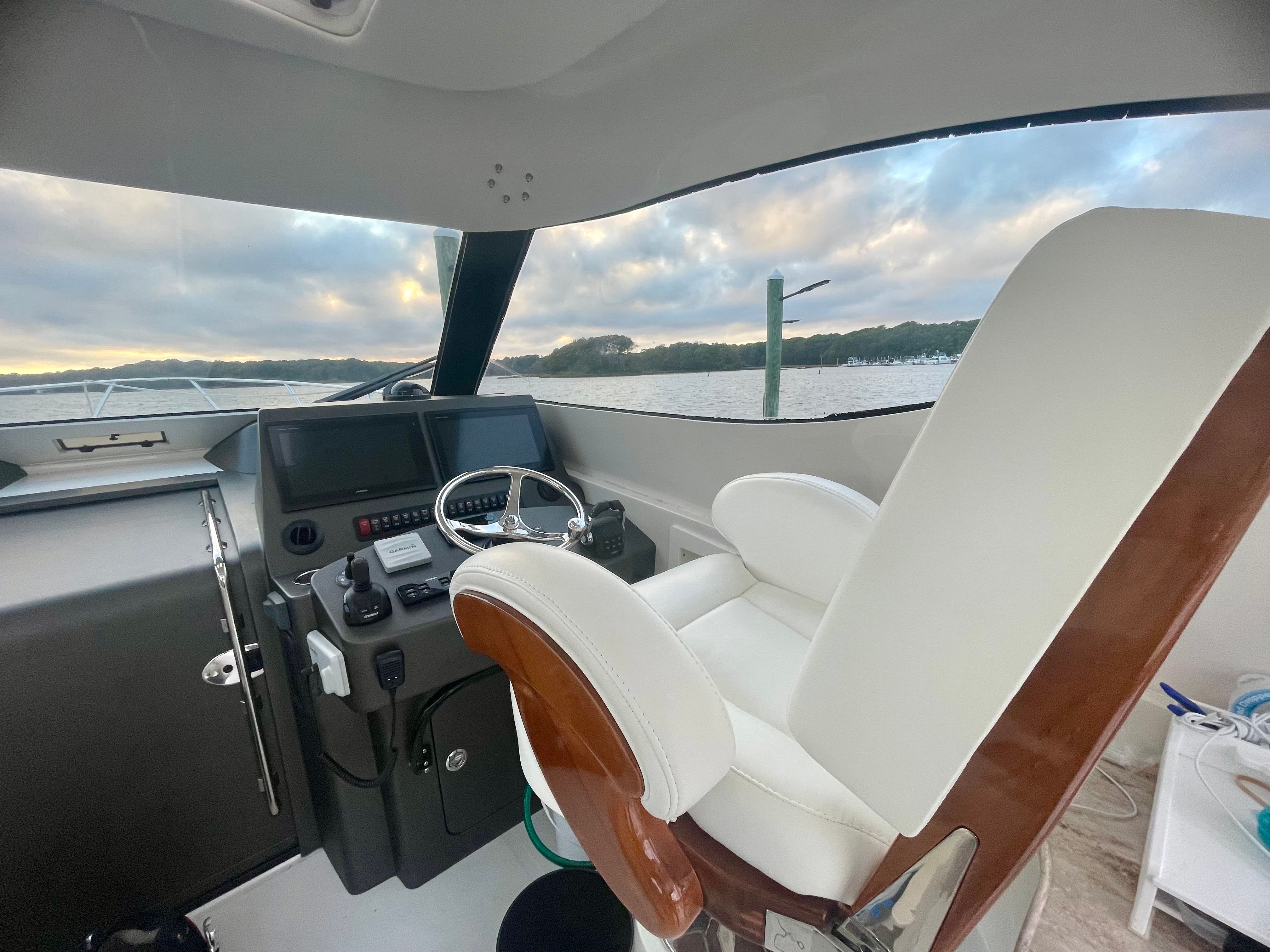 2015 Jupiter 41 SB - 28
