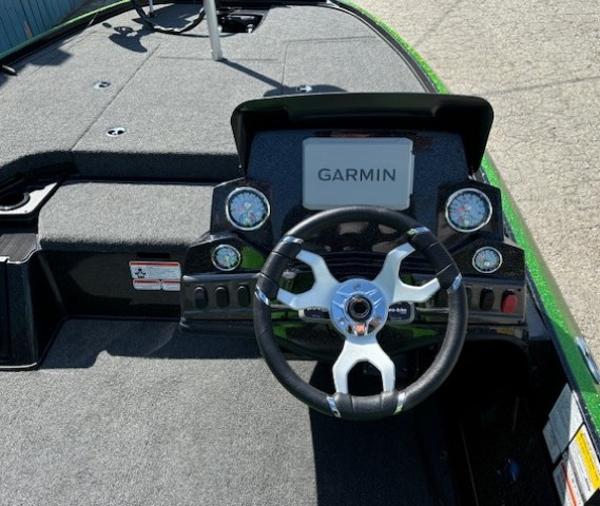 2025 Nitro Z18 Pro boat dashboard with Garmin navigation system.