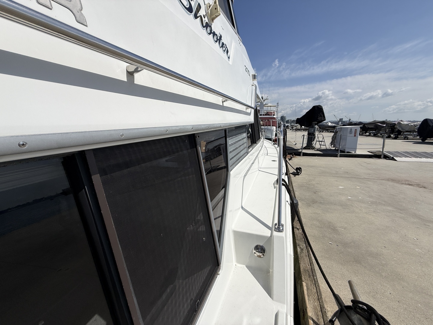 1996 Carver 370 Voyager - Image 21