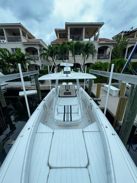 2006 Intrepid 30 Open - 4