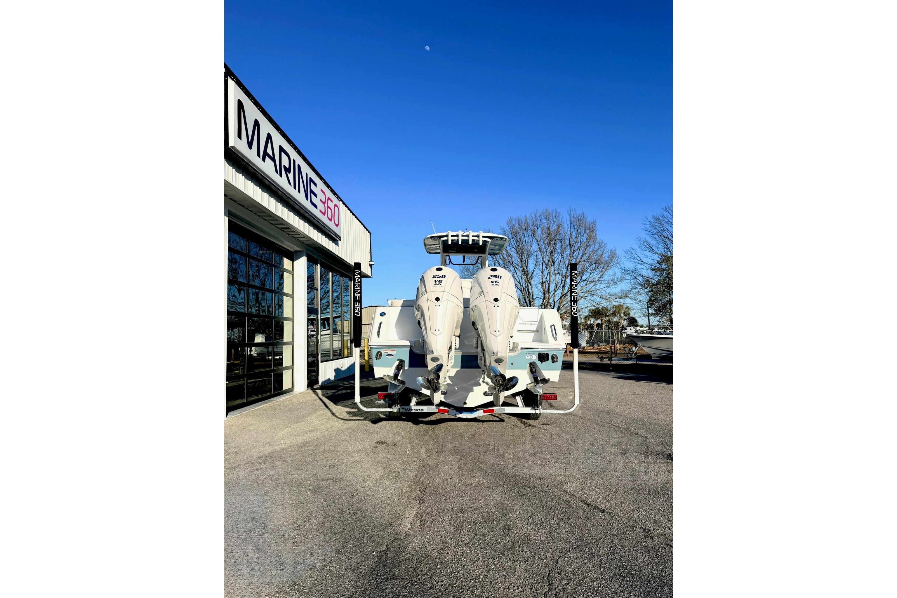 2026 Sea Hunt Ultra 275 Coffin Box boat at Marine 360 dealership.