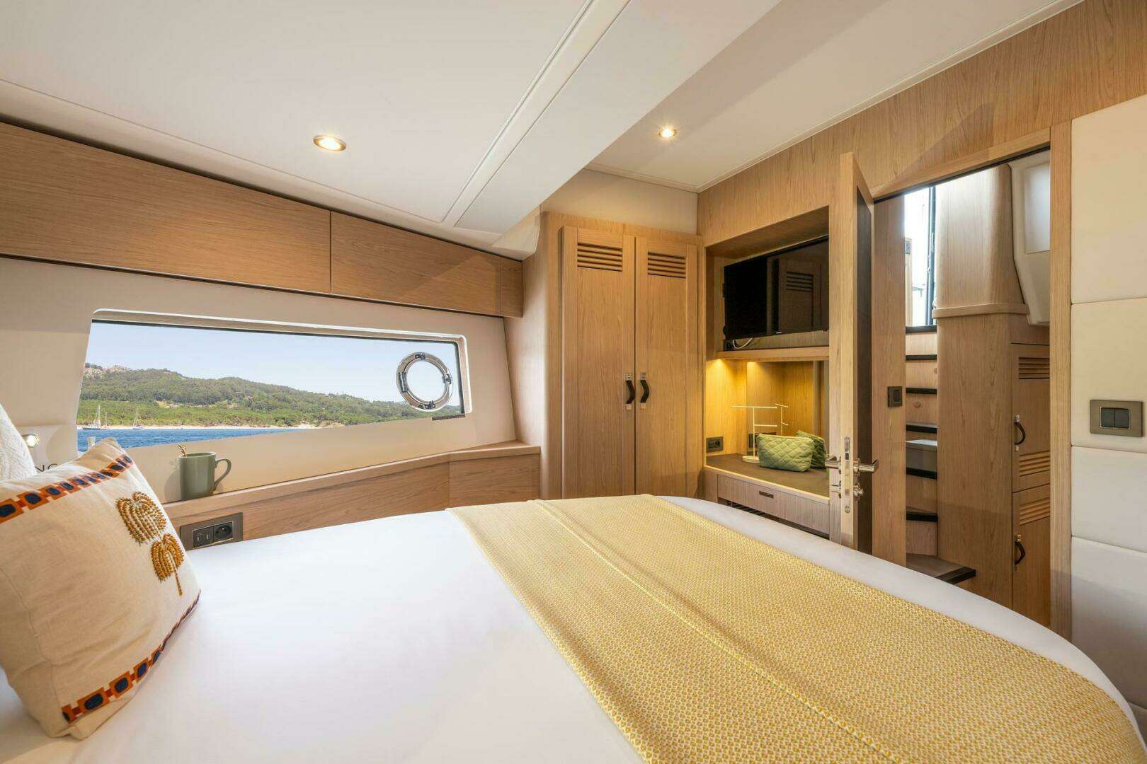 2026 Beneteau Swift Trawler 54 - Image 15