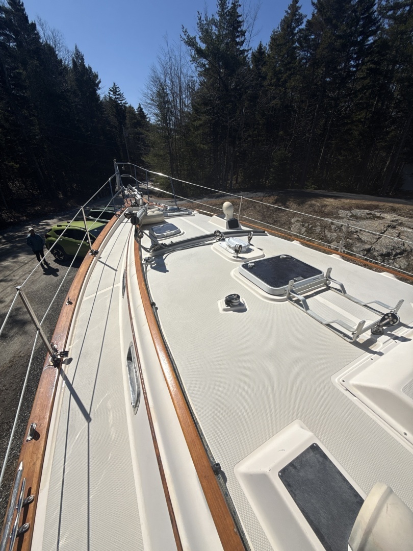 1995 Island Packet 37 - Image 23