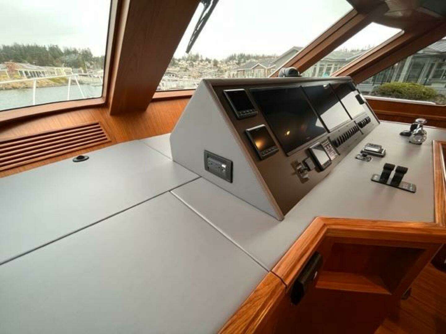 2023 Offshore Yachts ELV - Image 10