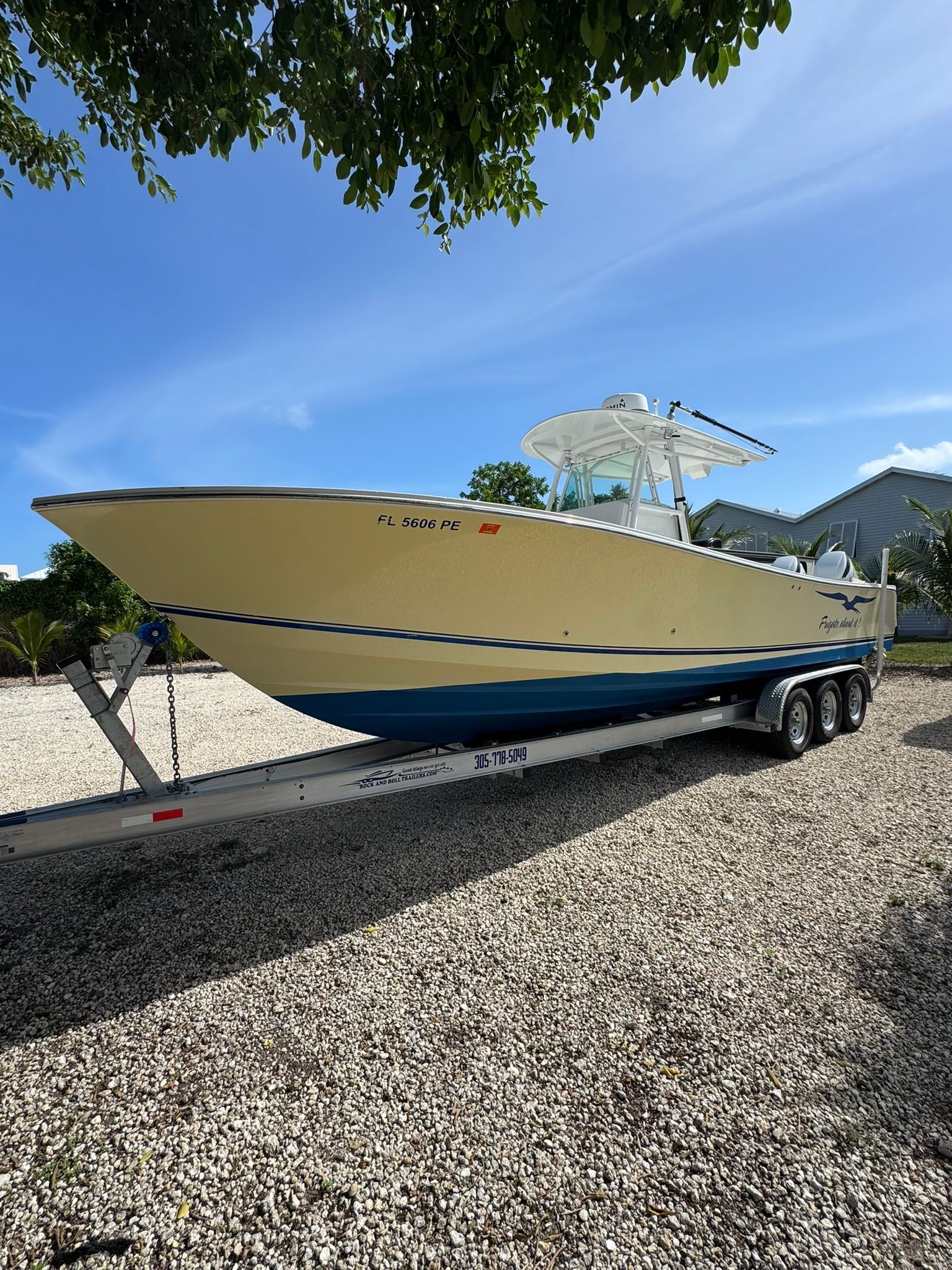 2004 Regulator 32 Forward Seating - 2