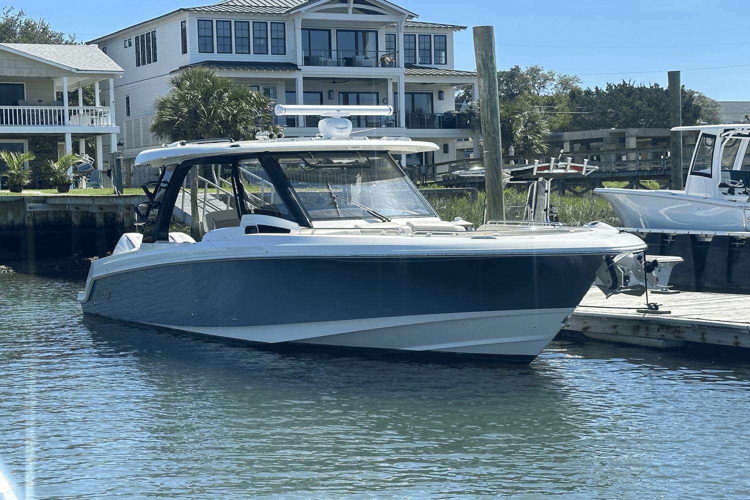 2023 Boston Whaler 350 Realm
