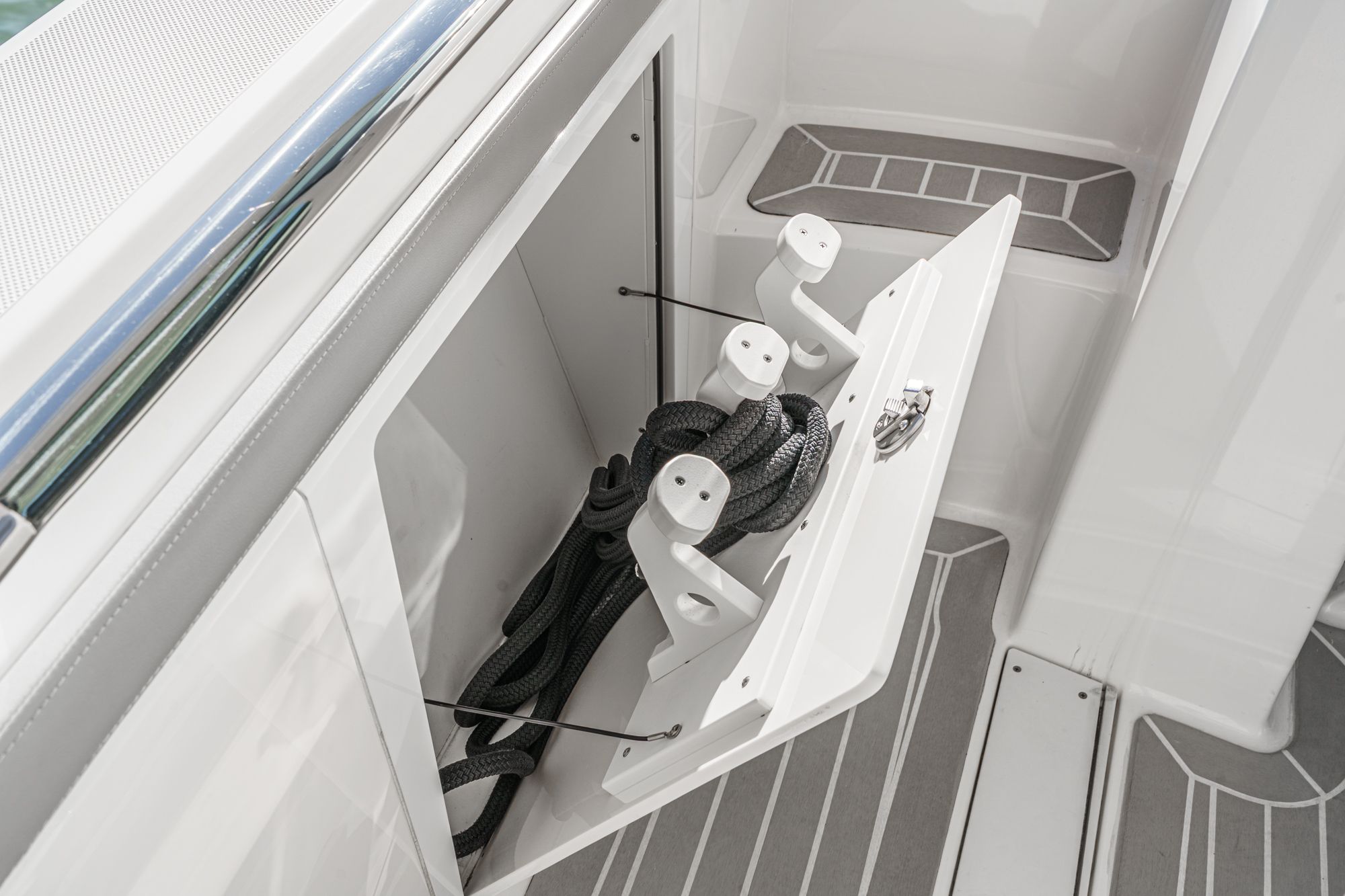2023 Tiara Yachts 48 LS - 40