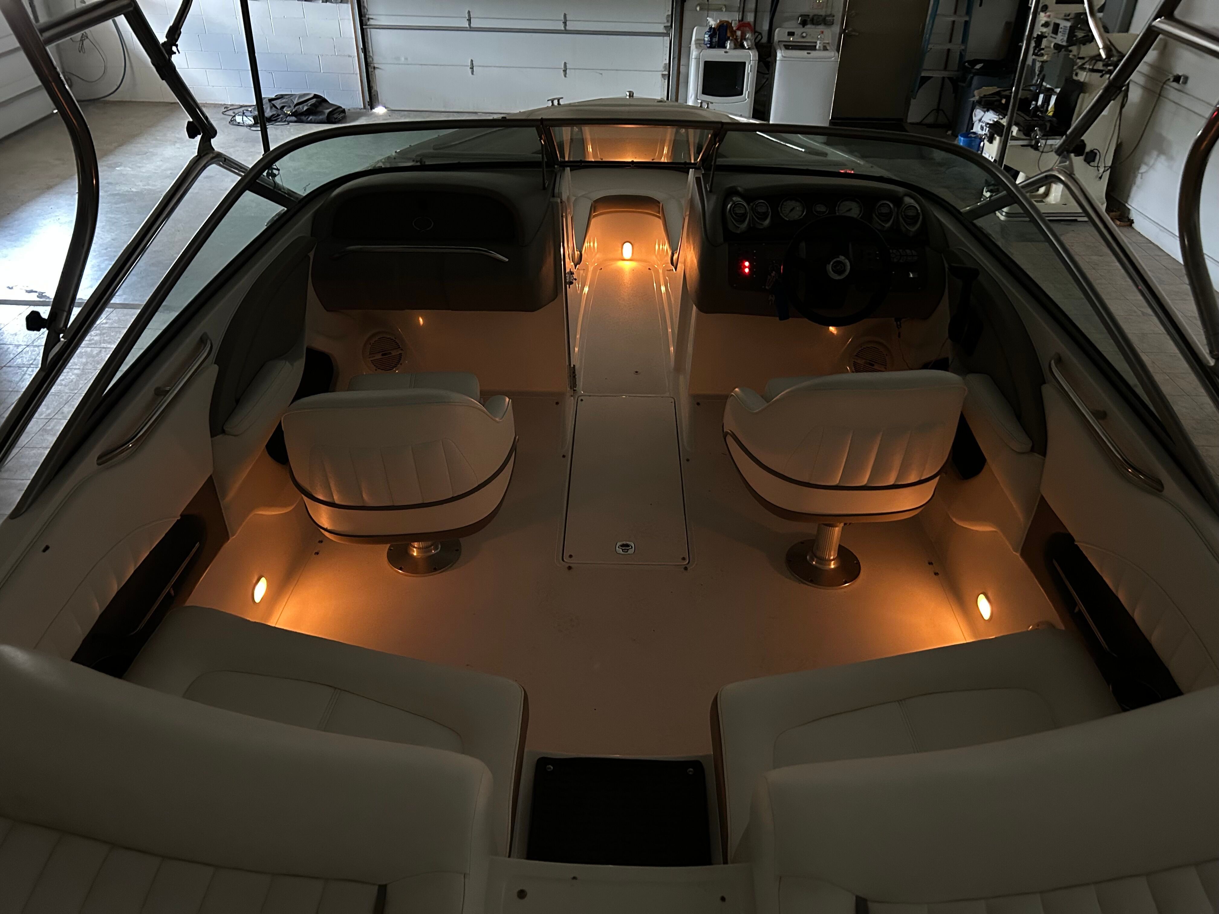 2004 COBALT 220 - Image 25