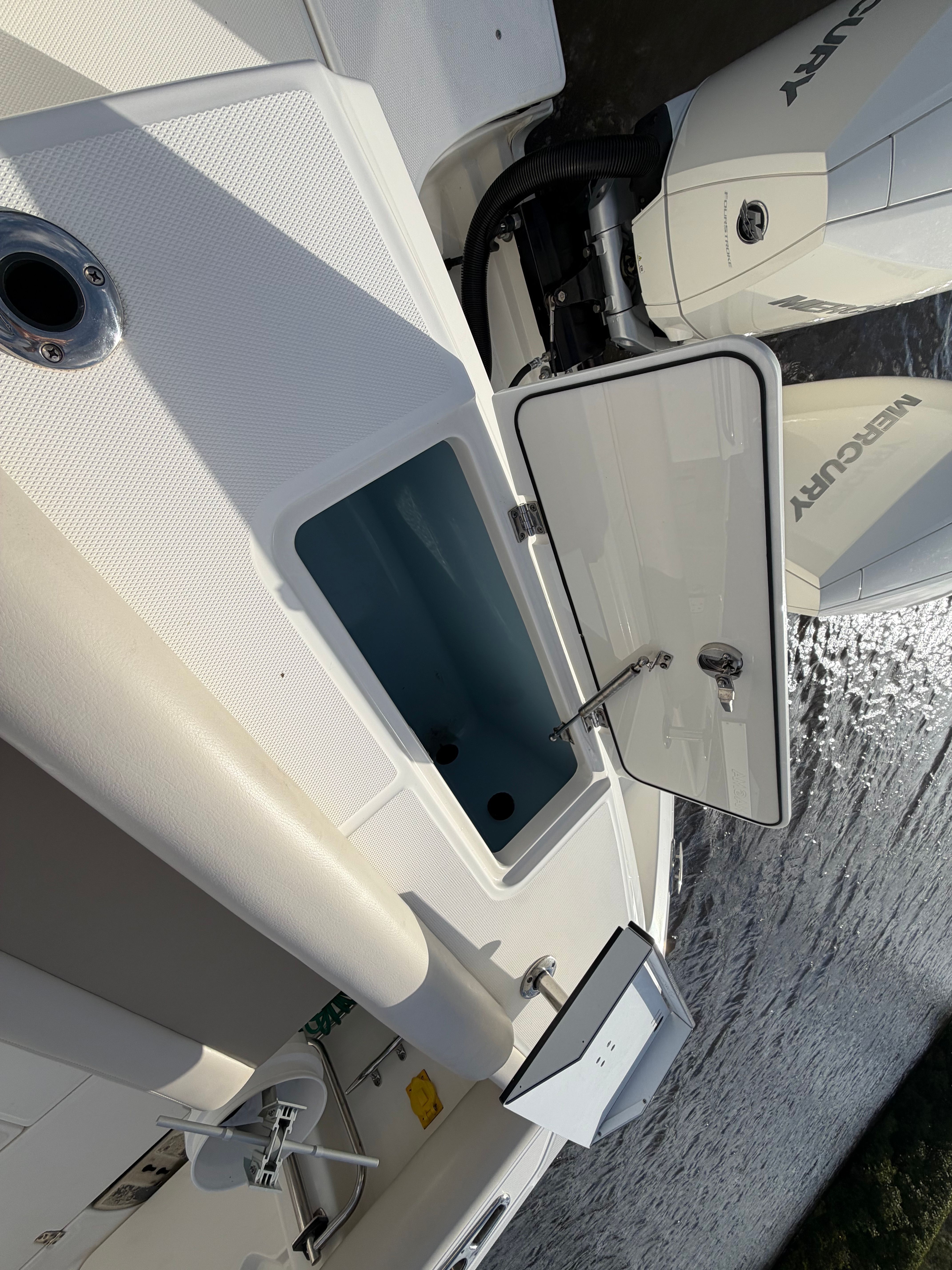 2021 Boston Whaler 330 Outrage - 32