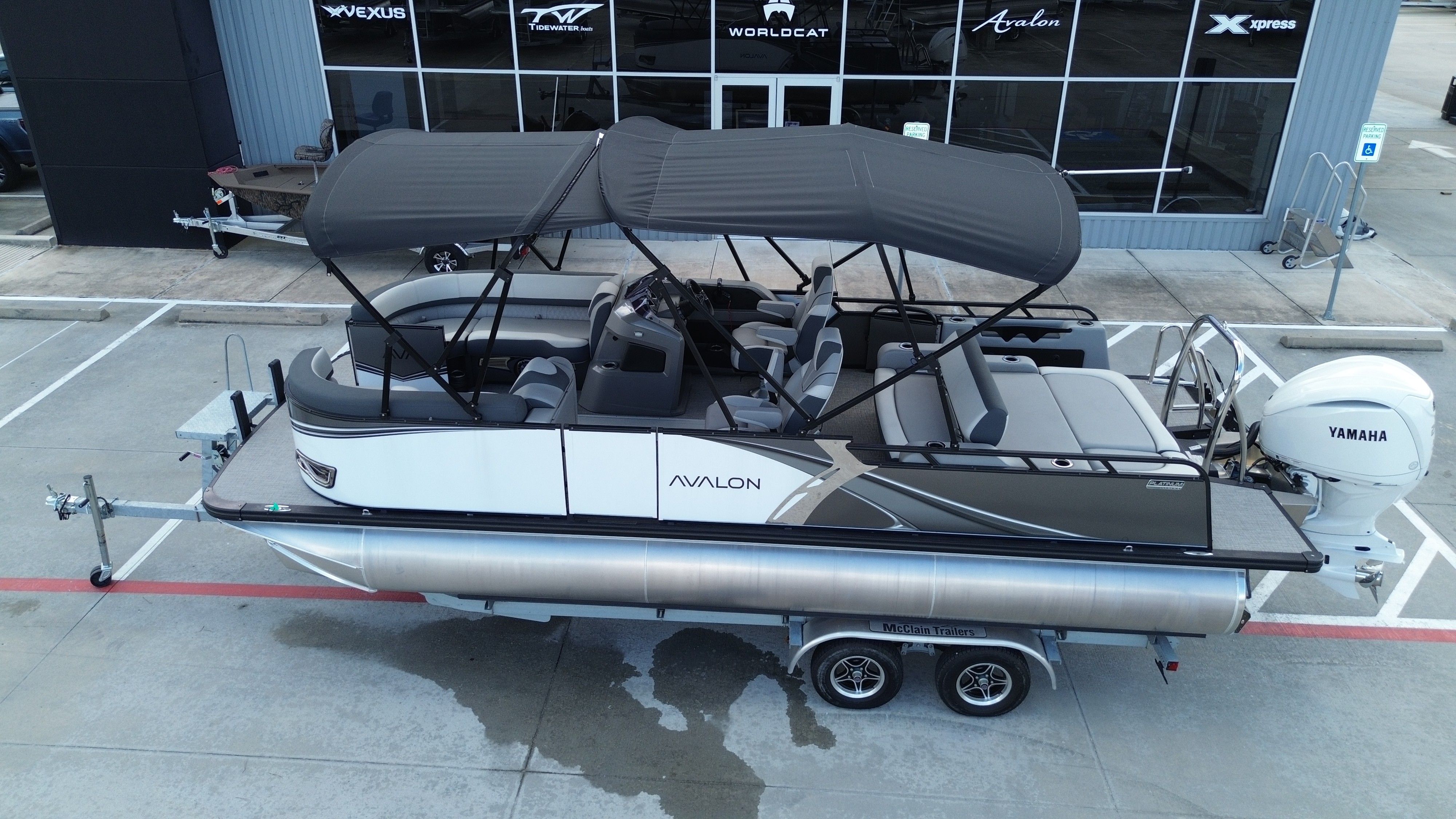 2025 Avalon LSZ Versatile Rear Bench - 23' - 16