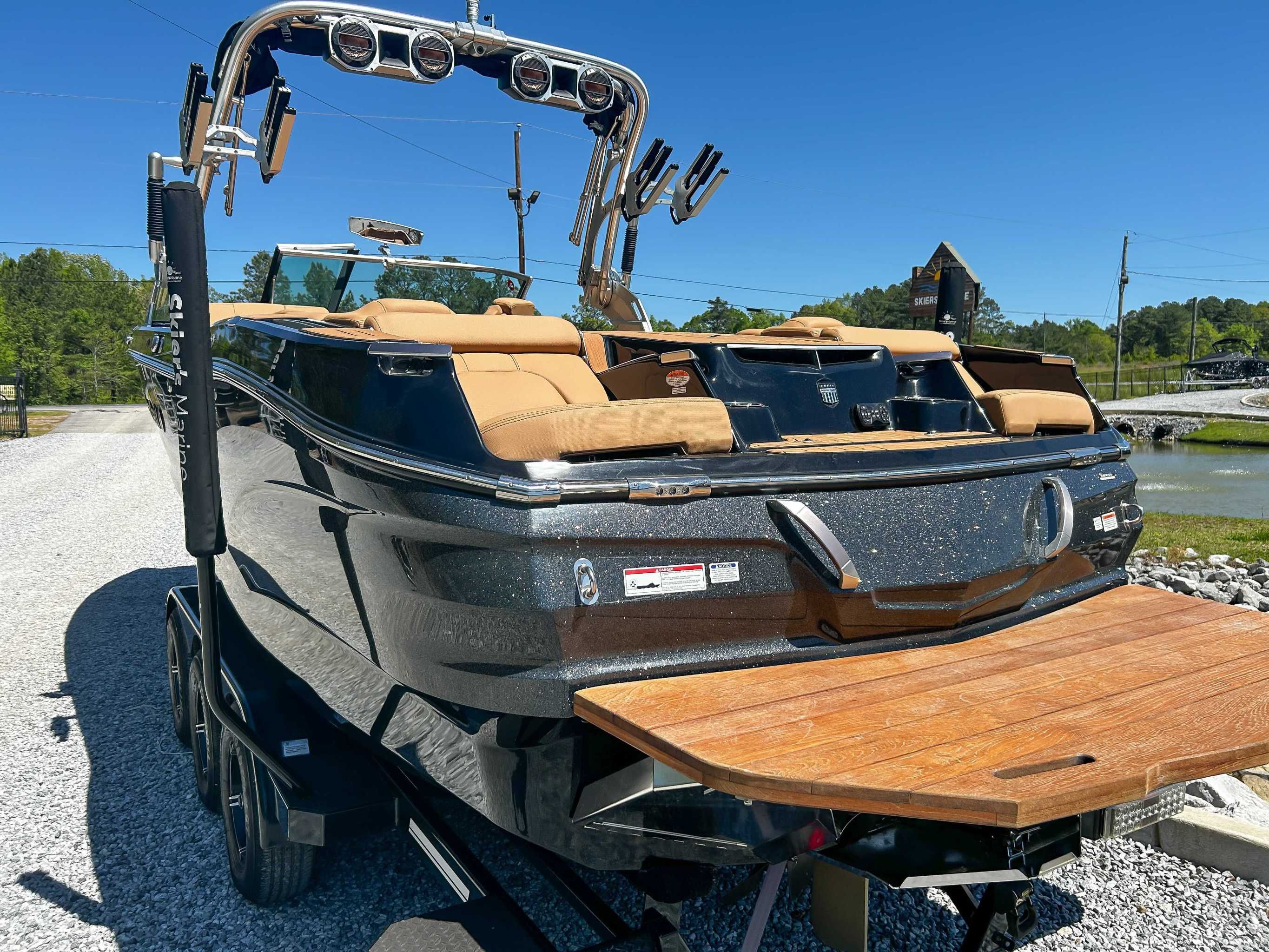 2021 MasterCraft X26 - 10
