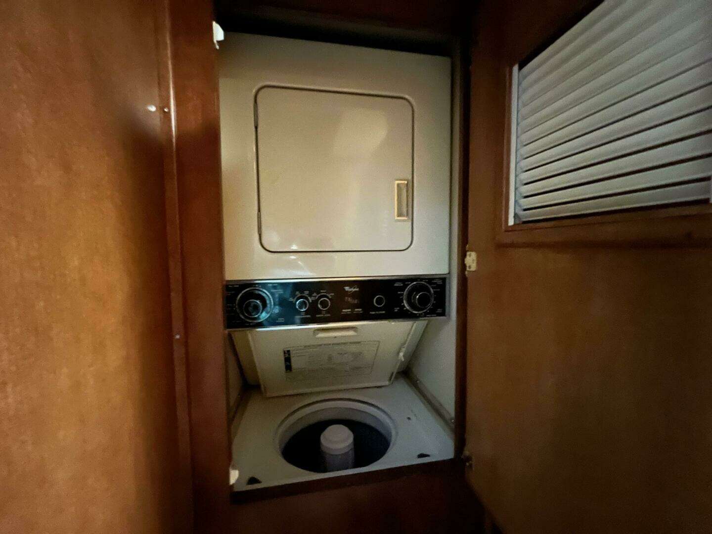 1988 Hatteras Motor Yacht - Image 73