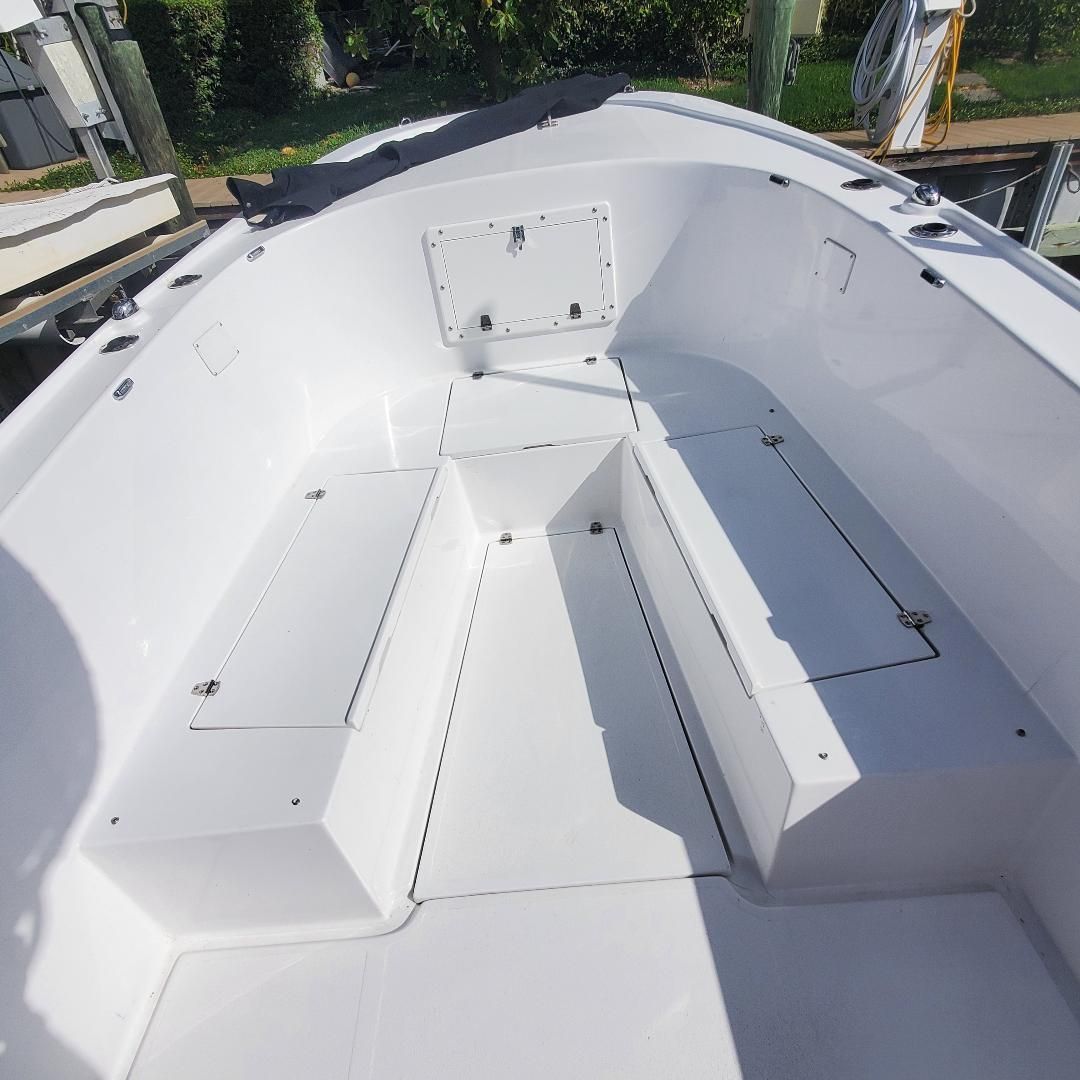 Interior view of a 1981 MASTER MARINE INC Center Console boat.