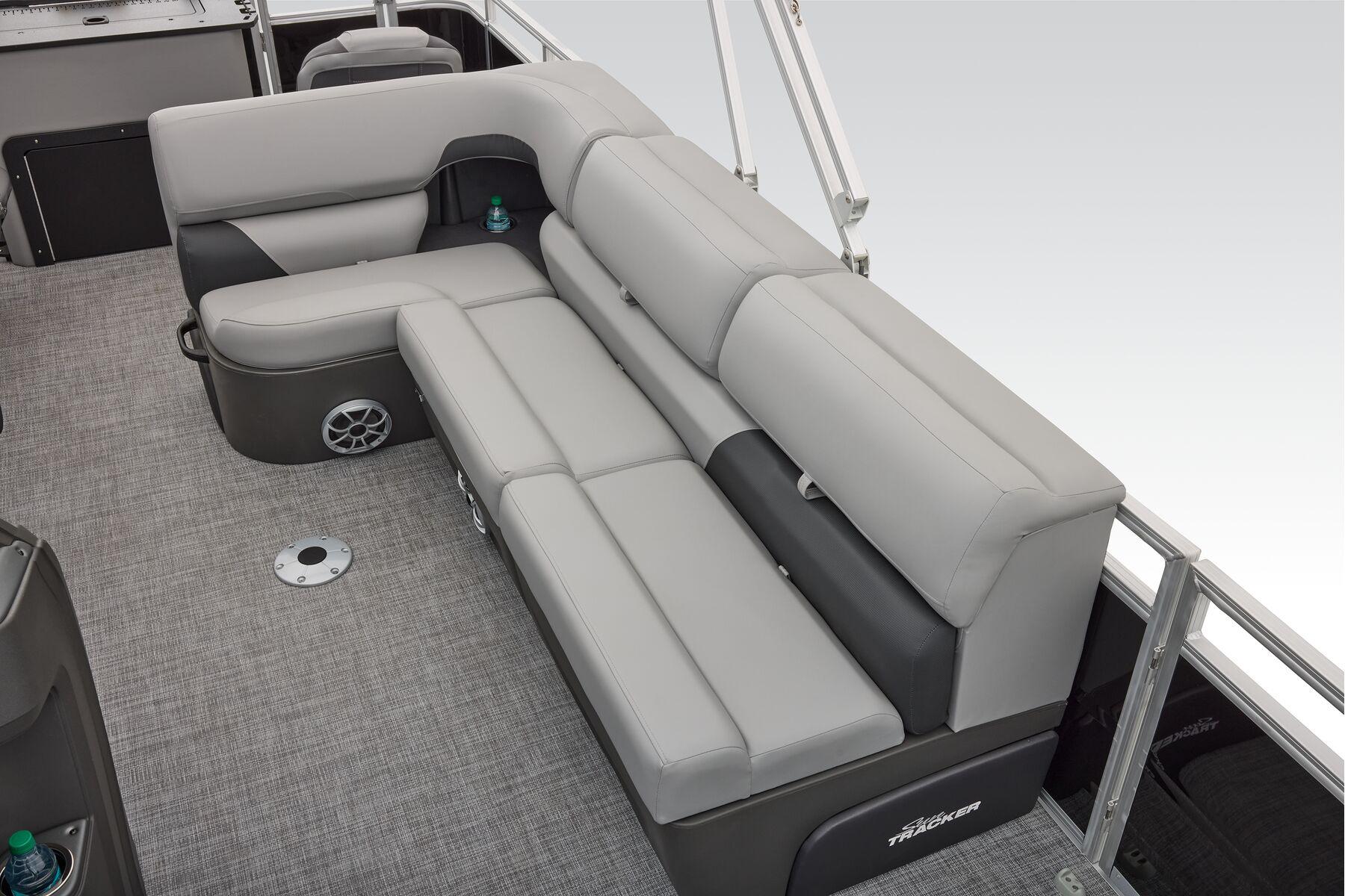 2026 Sun Tracker Sportfish 24 XP3 - 63