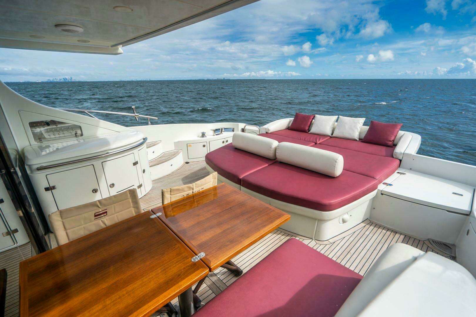 2007 Azimut 68S - Image 8