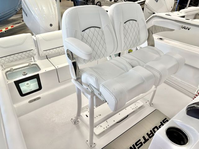 2026 Sportsman Heritage 231 Center Console - 11